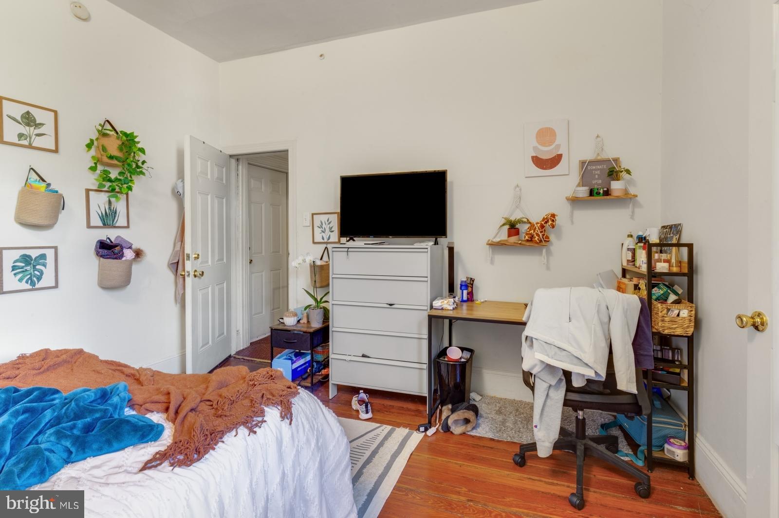 UNIVERSITY CITY - Residential Lease