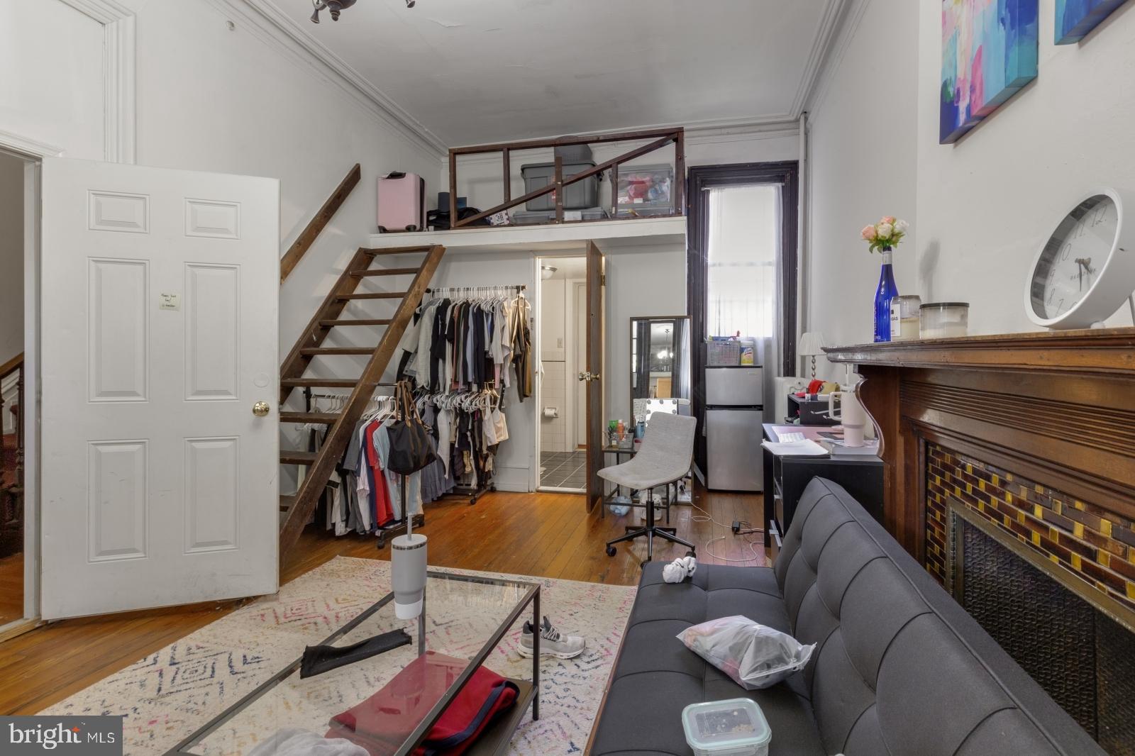 UNIVERSITY CITY - Residential Lease