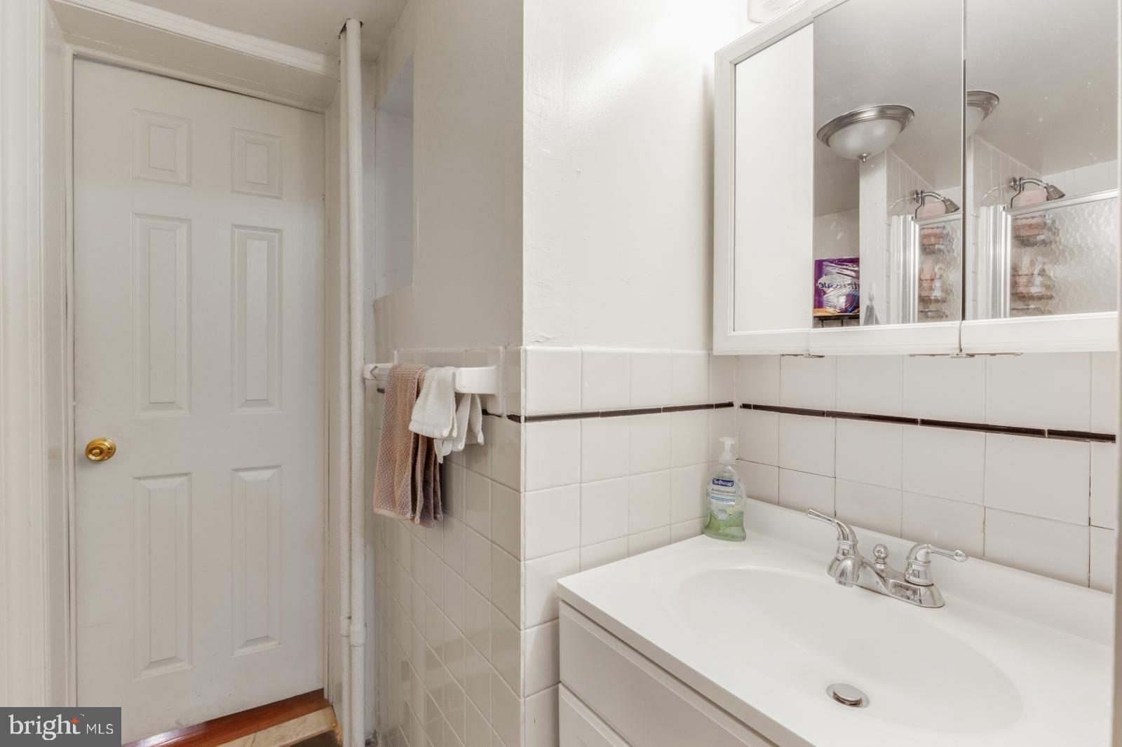 UNIVERSITY CITY - Residential Lease