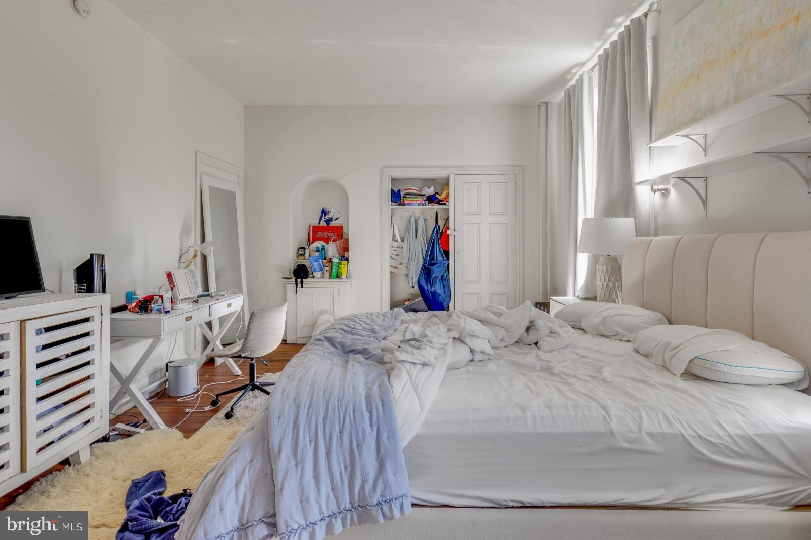 UNIVERSITY CITY - Residential Lease