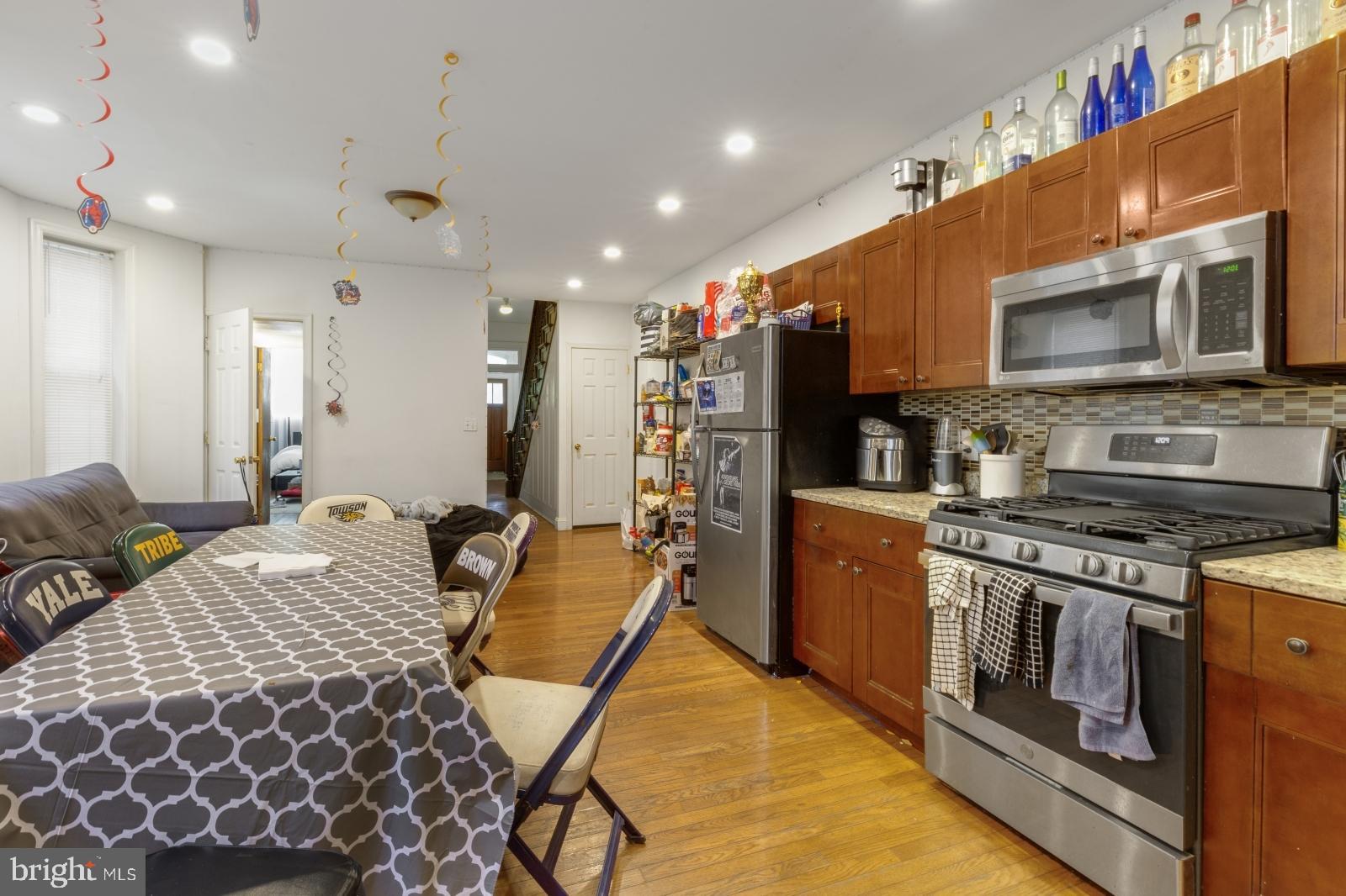 UNIVERSITY CITY - Residential Lease