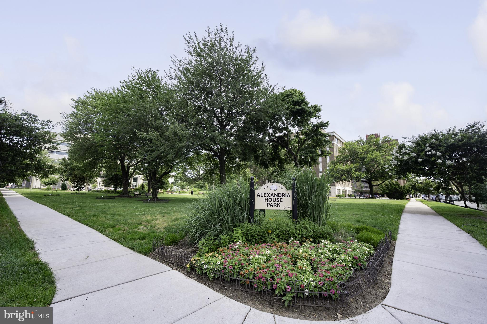 PORT ROYAL CONDOMINIUM - Residential