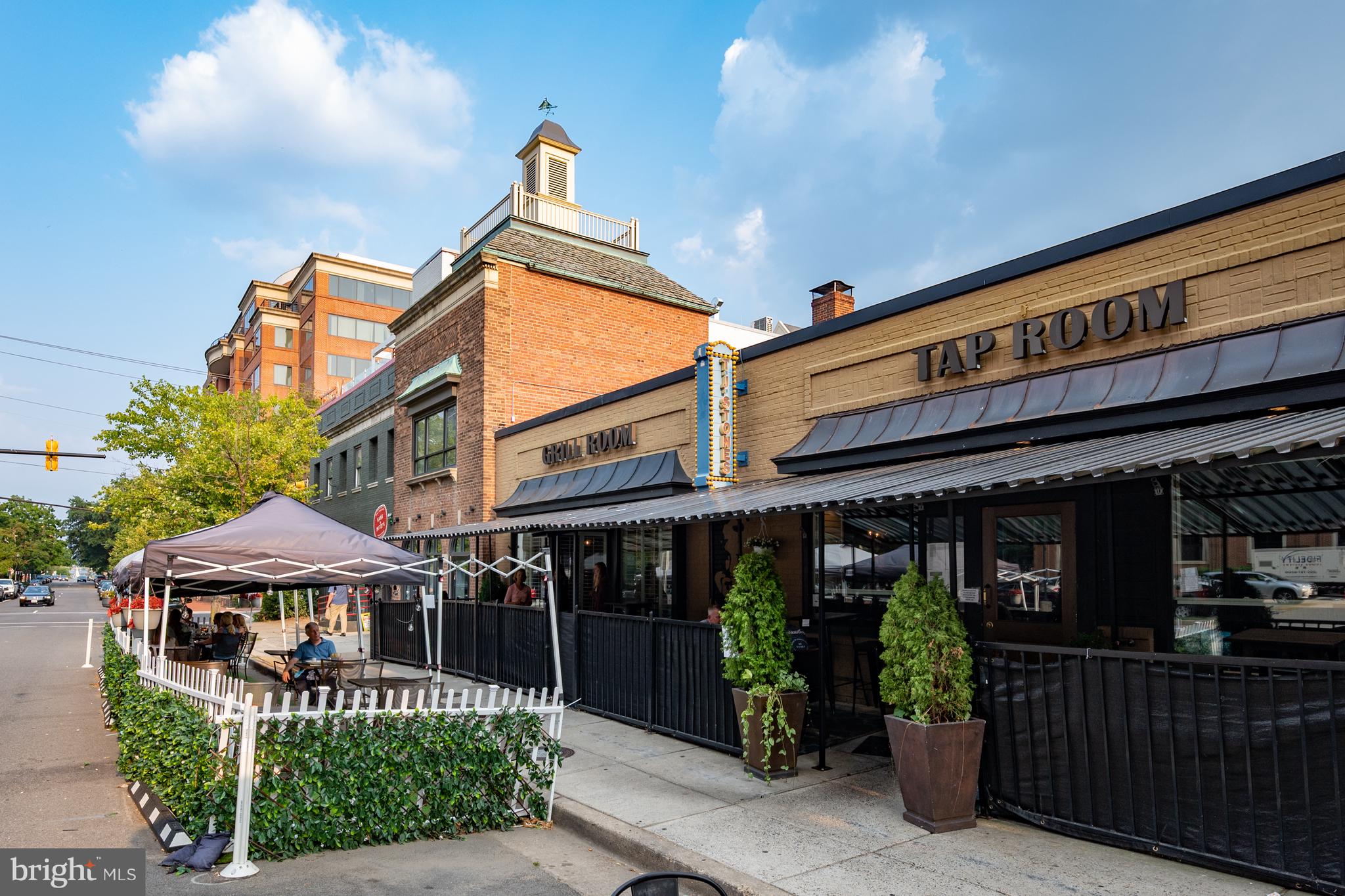 PORT ROYAL CONDOMINIUM - Residential