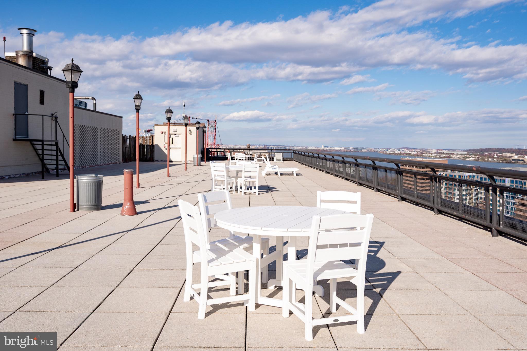 PORT ROYAL CONDOMINIUM - Residential