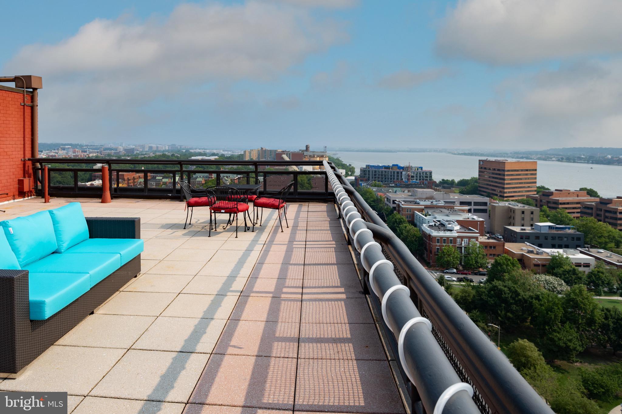 PORT ROYAL CONDOMINIUM - Residential