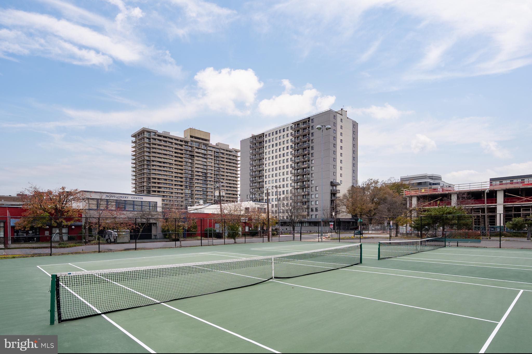 PORT ROYAL CONDOMINIUM - Residential