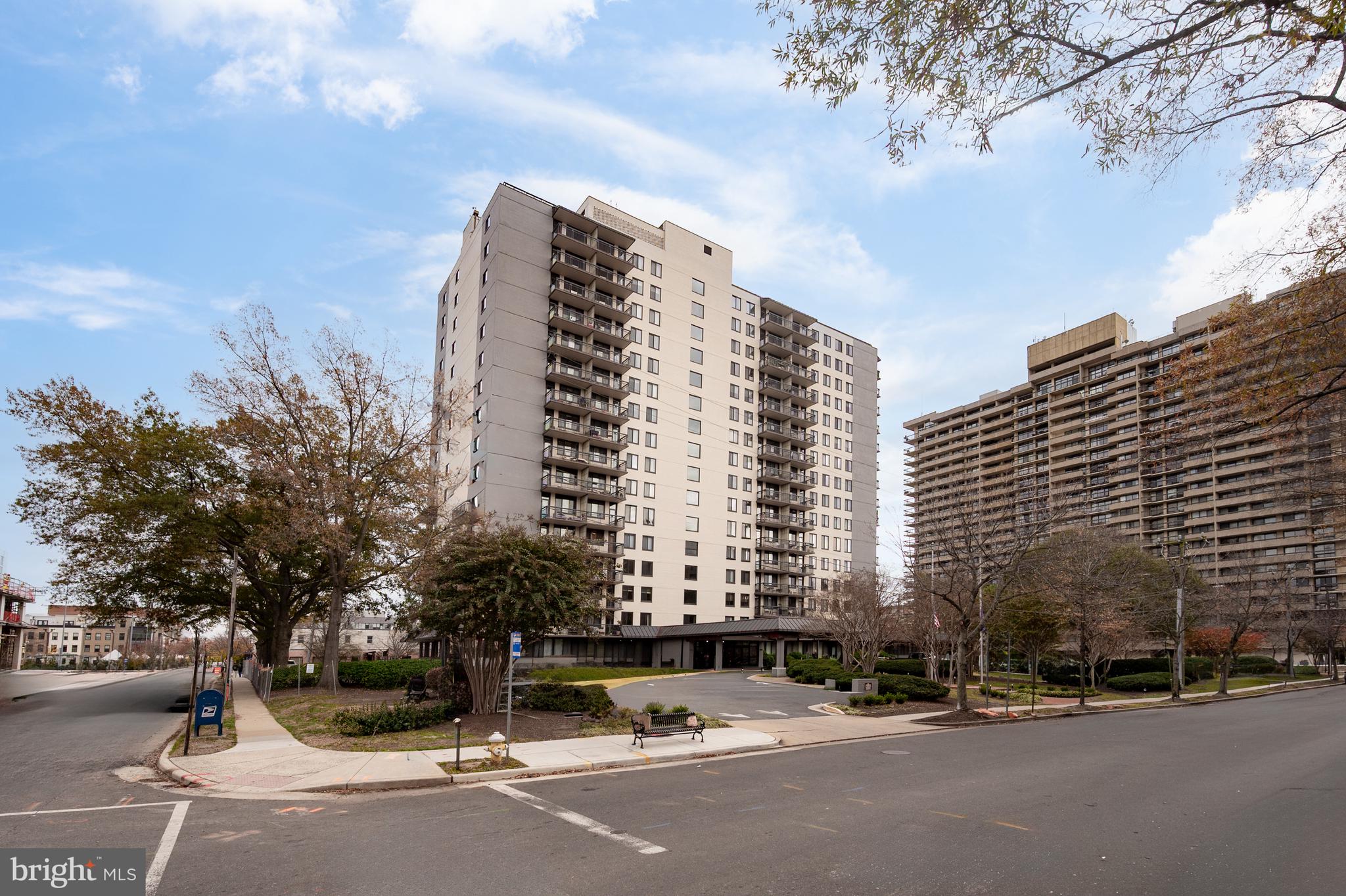 PORT ROYAL CONDOMINIUM - Residential