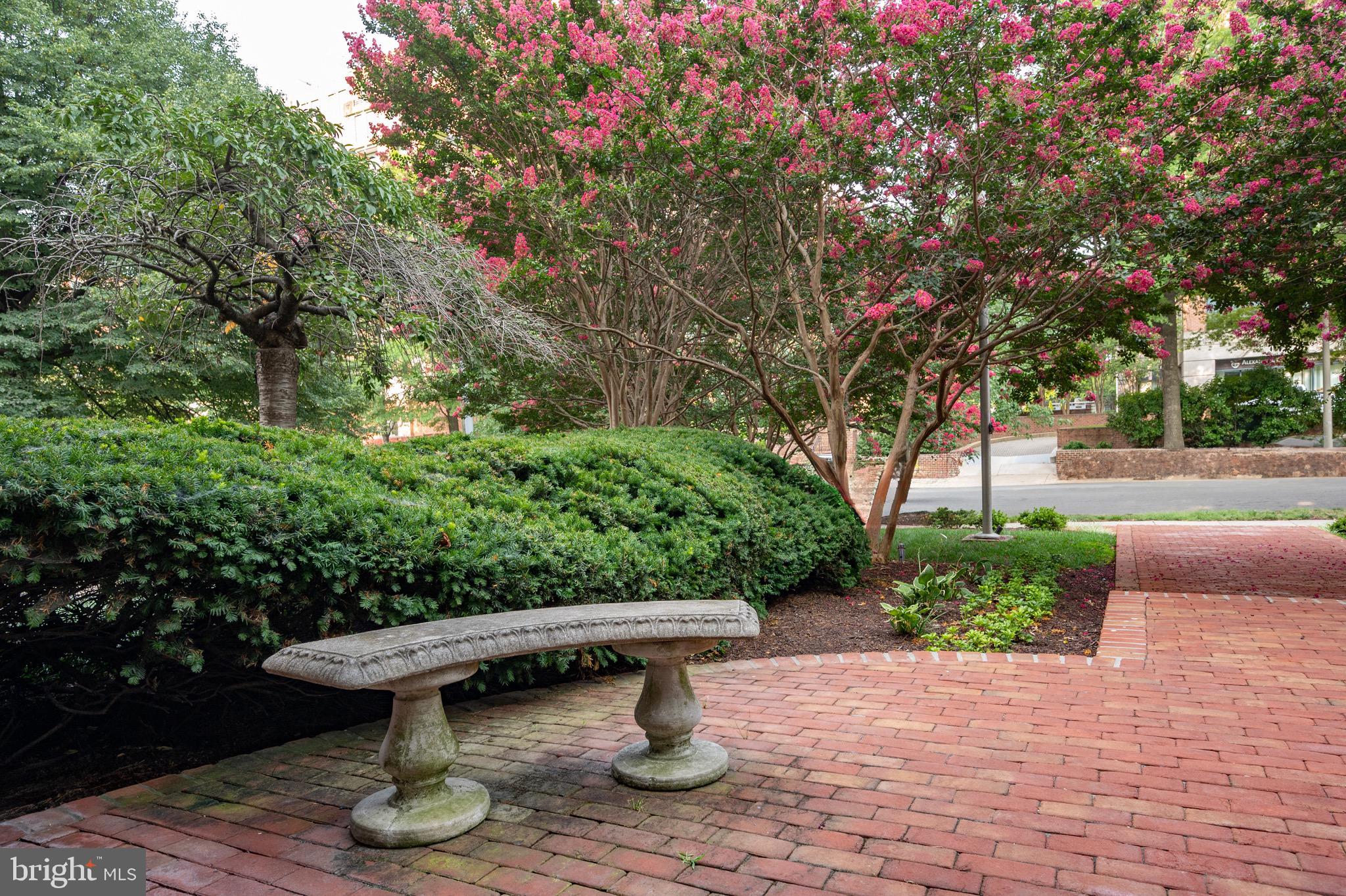 PORT ROYAL CONDOMINIUM - Residential