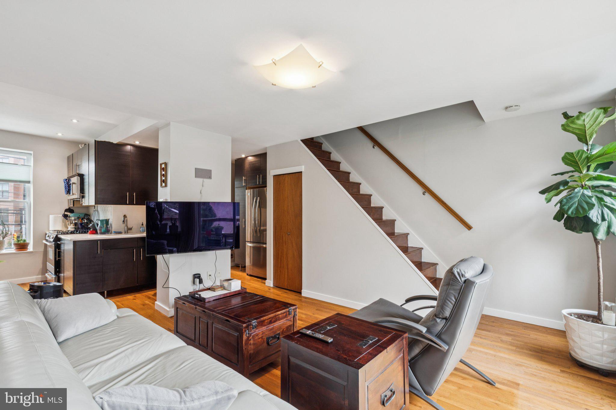 2305 GRAYS FERRY AVENUE