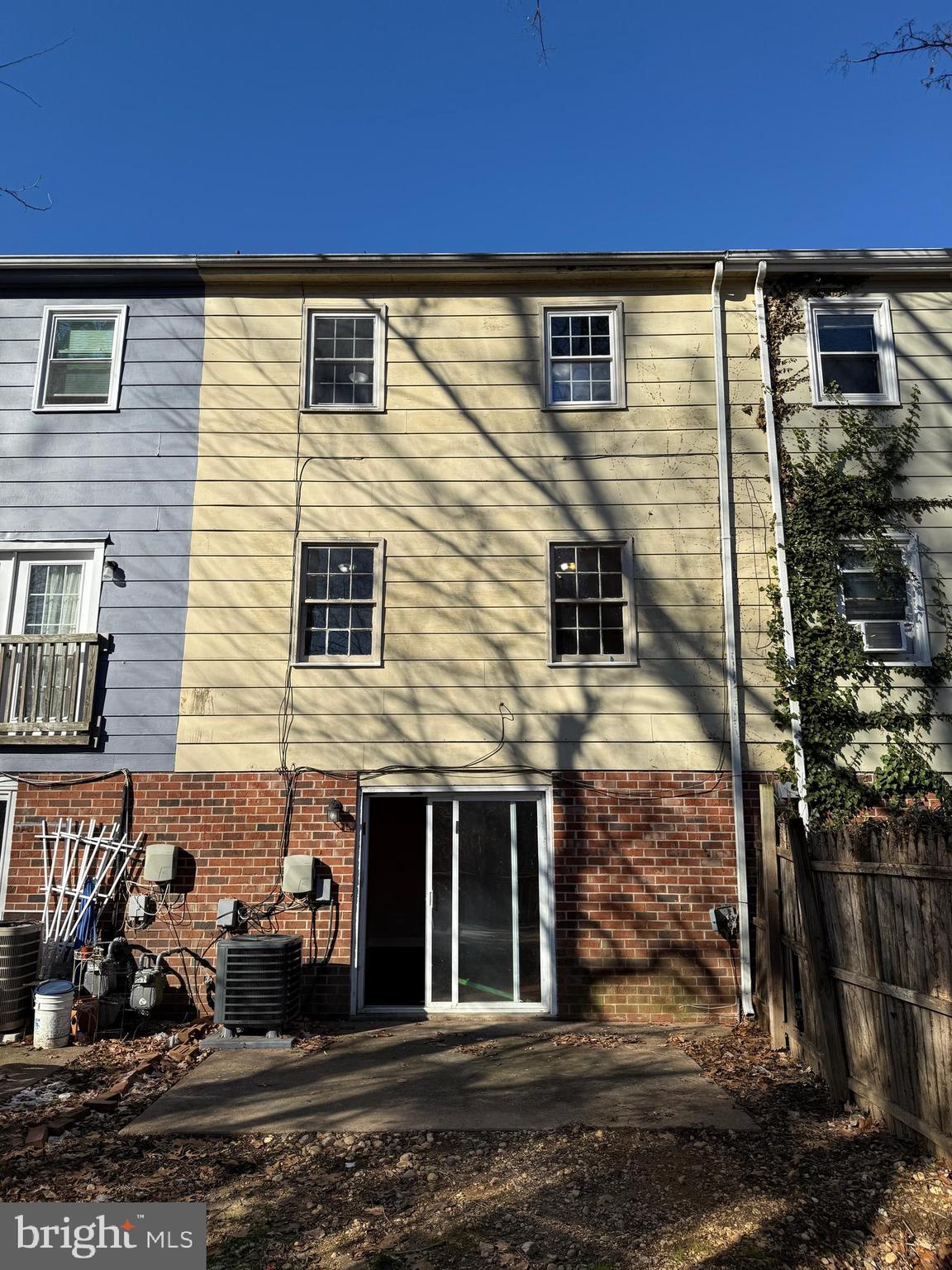 OLDE GREENWICH - Residential Lease