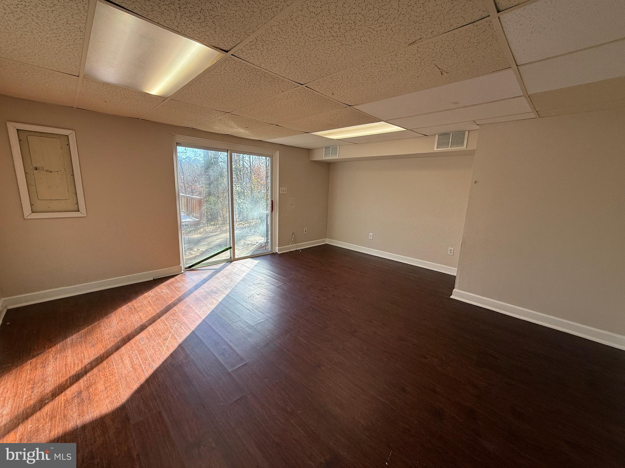 OLDE GREENWICH - Residential Lease