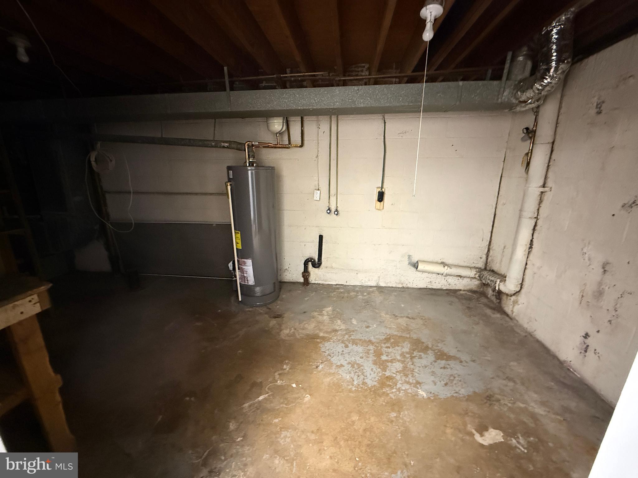 OLDE GREENWICH - Residential Lease