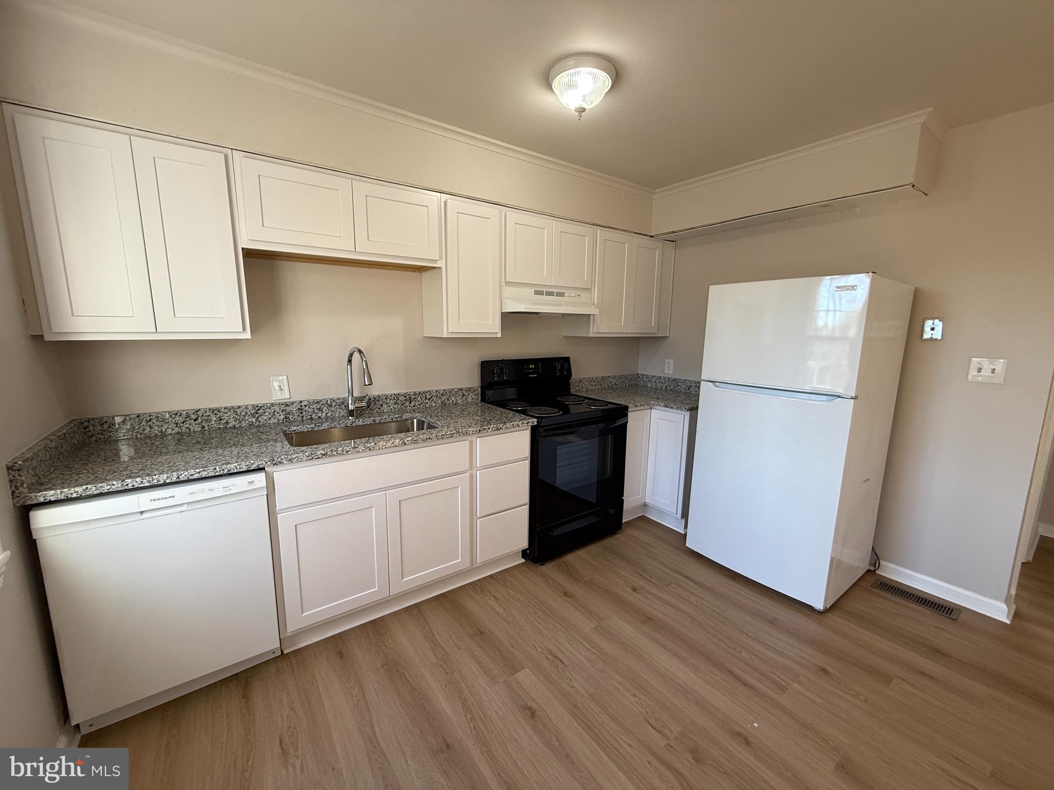 OLDE GREENWICH - Residential Lease