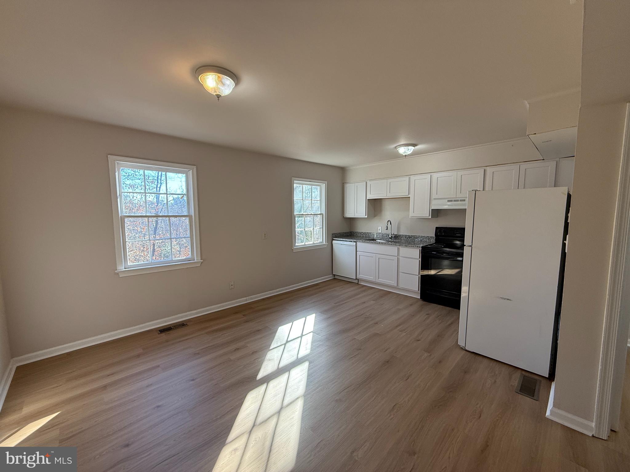 OLDE GREENWICH - Residential Lease