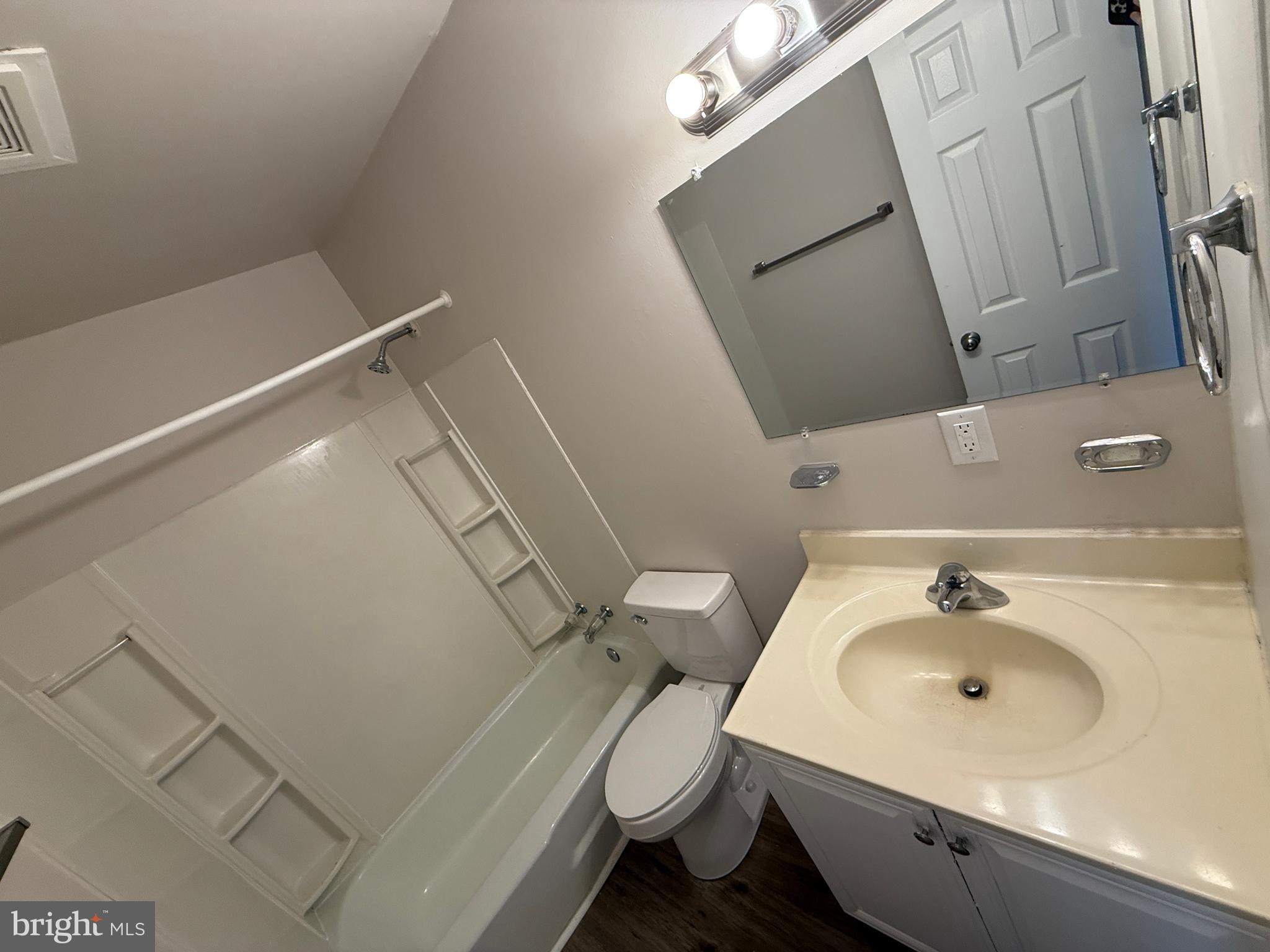 OLDE GREENWICH - Residential Lease