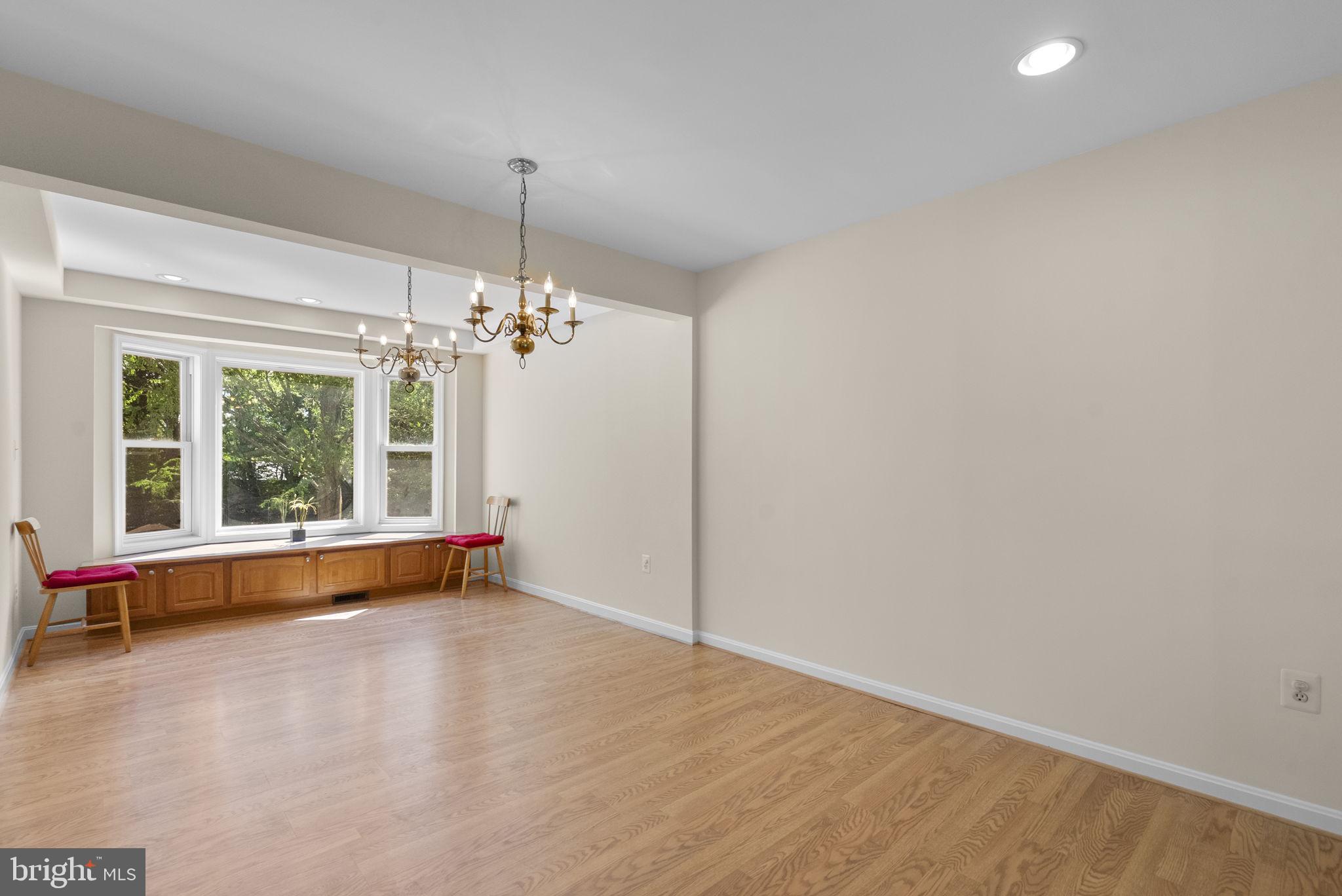 WASHINGTONIAN VILLAGE - Residential