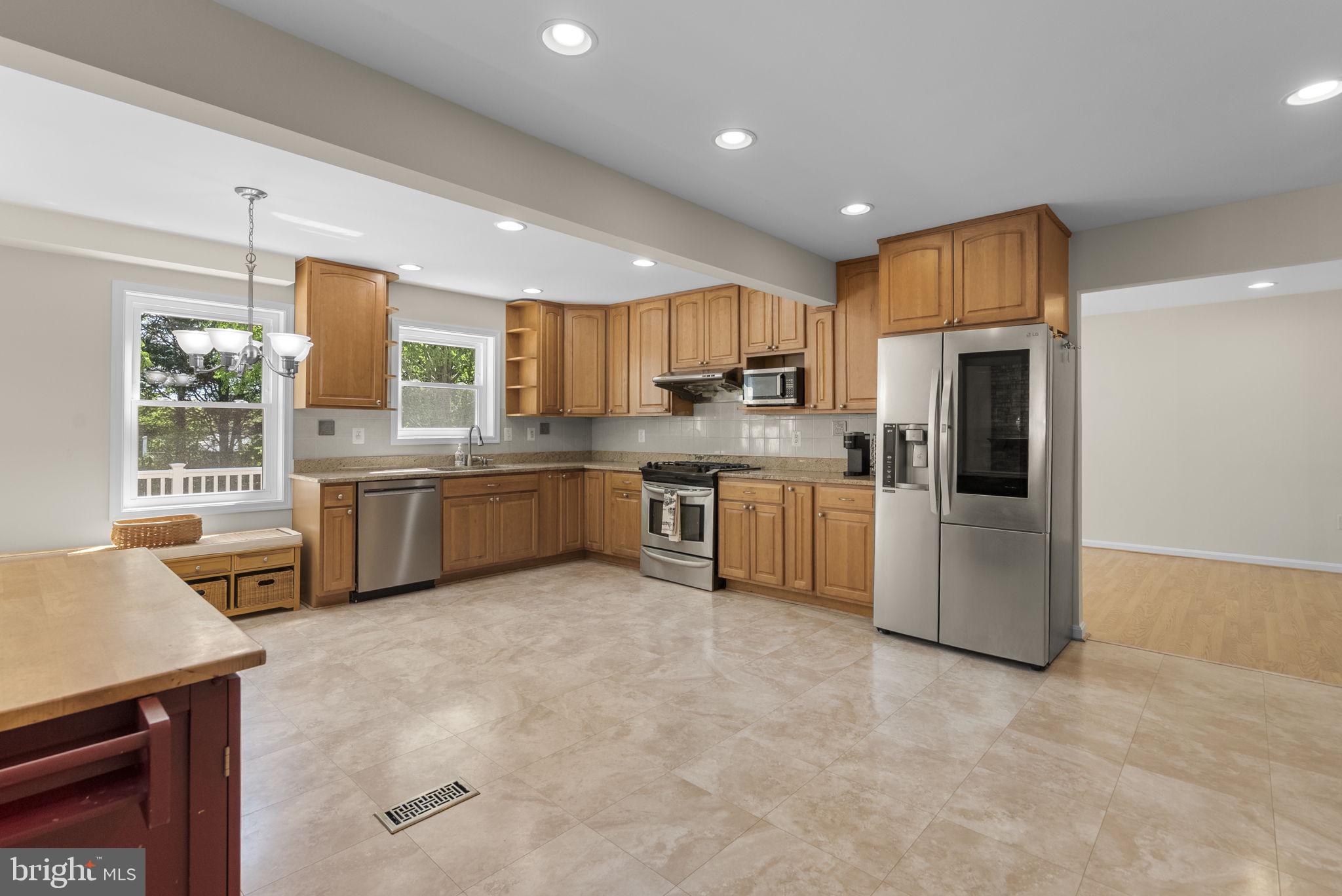 WASHINGTONIAN VILLAGE - Residential