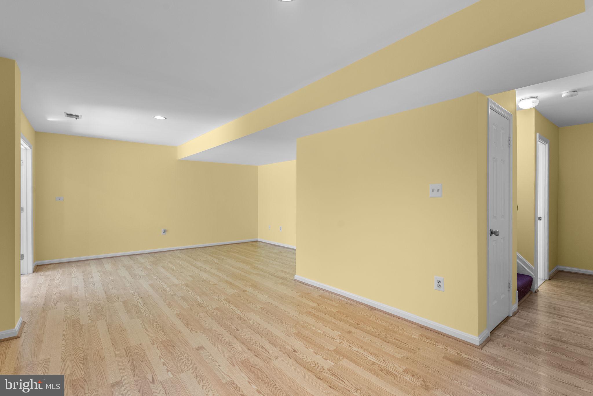 WASHINGTONIAN VILLAGE - Residential