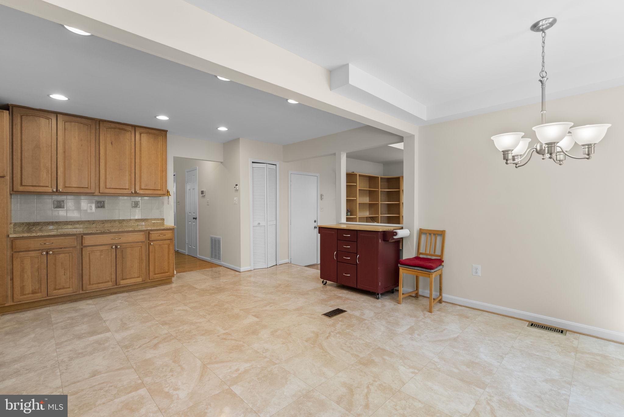 WASHINGTONIAN VILLAGE - Residential