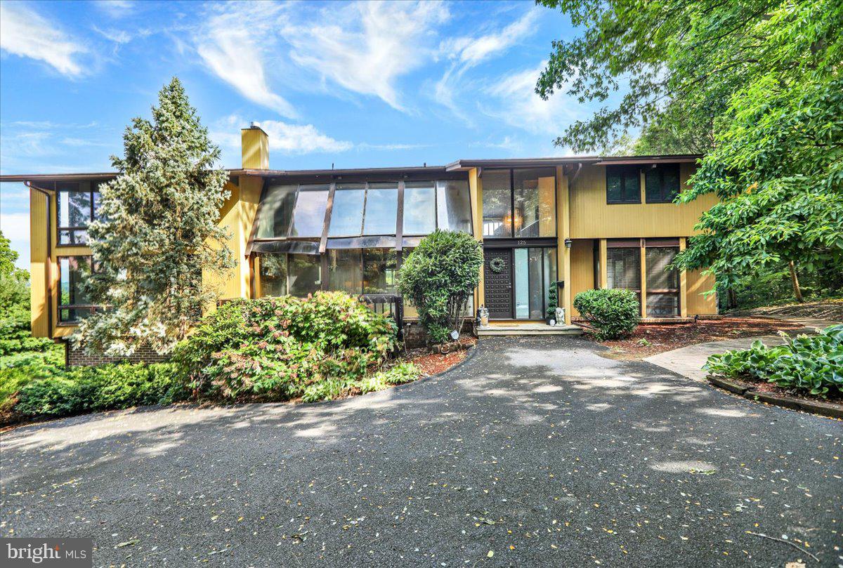 125 GRANDVIEW BOULEVARD