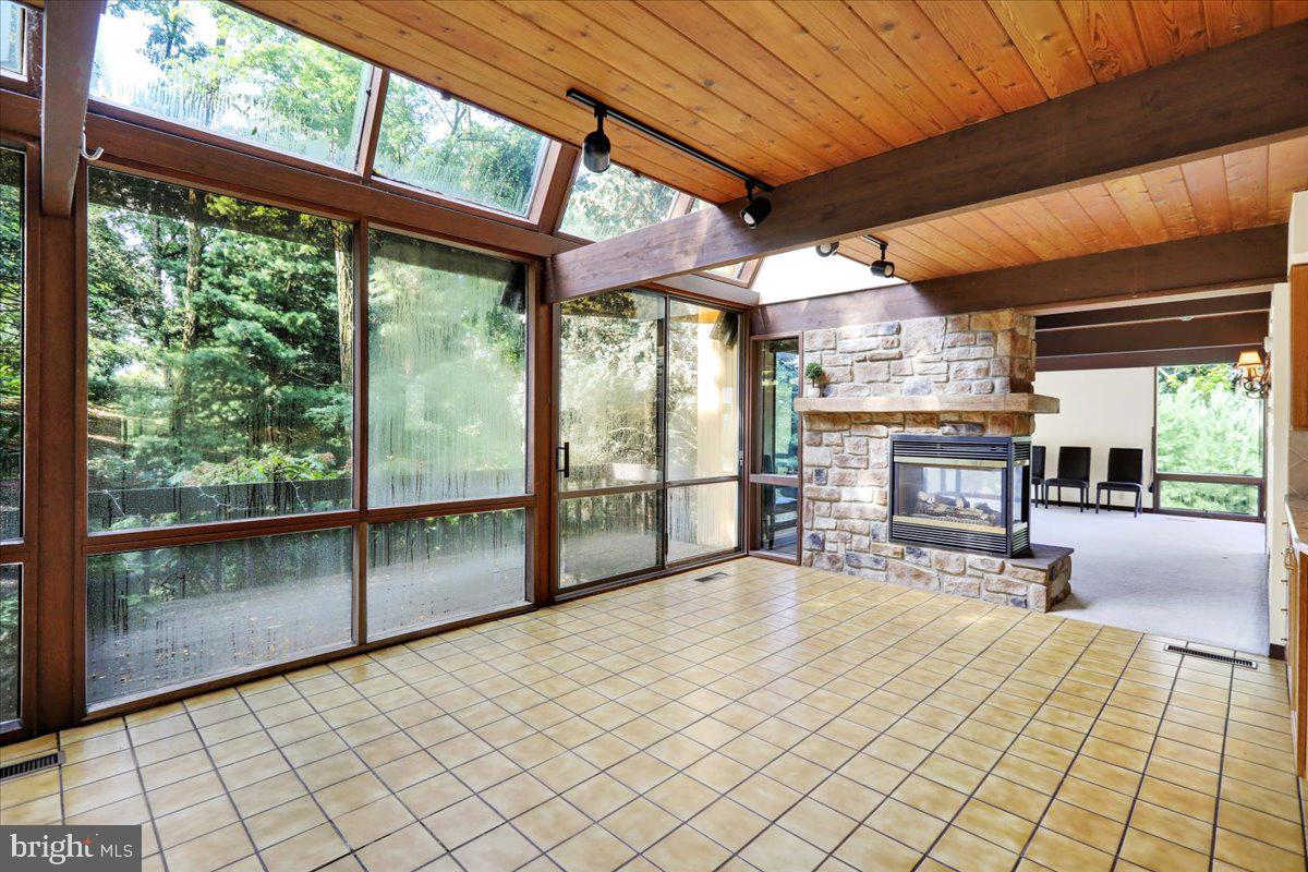 125 GRANDVIEW BOULEVARD