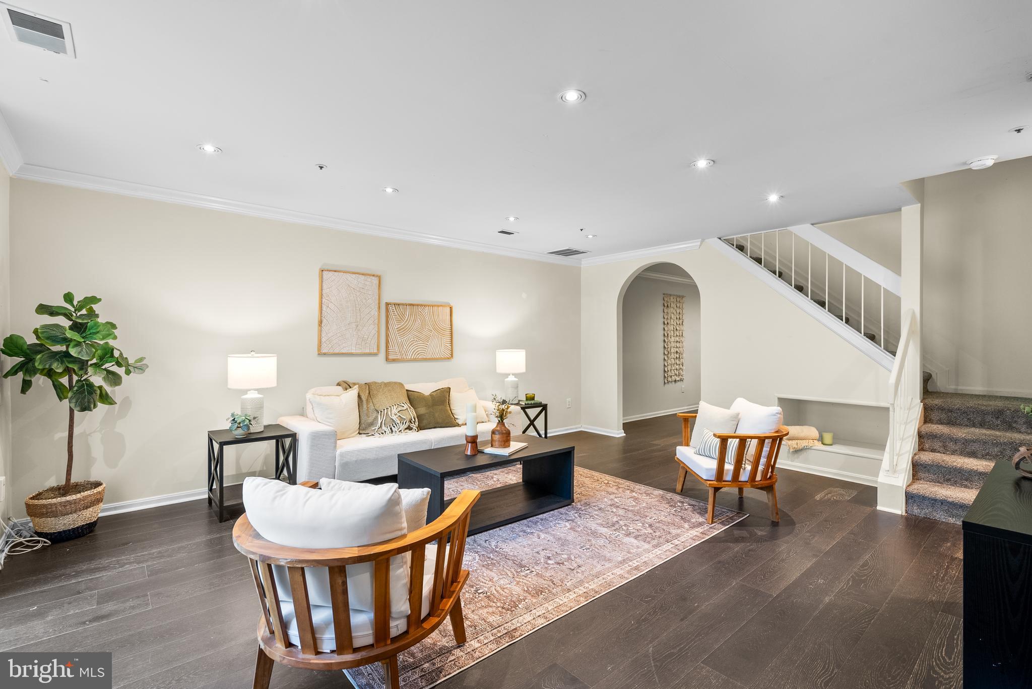 5904 EDSON LANE