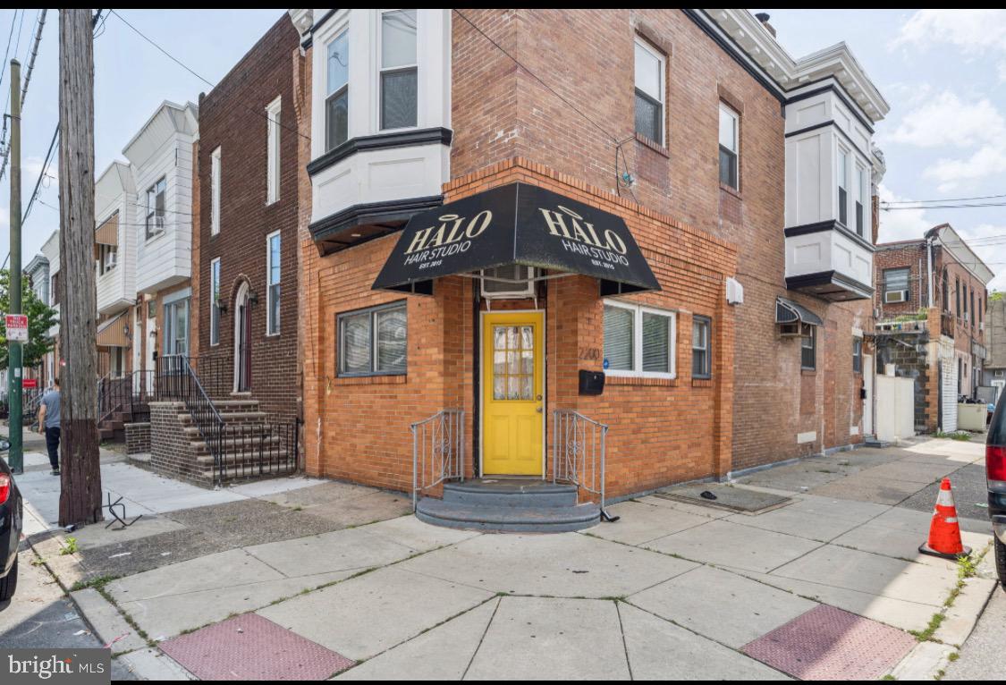 Prime corner property in the heart of West Passyunk available for lease. Previously used as a salon, this versatile space offers endless possibilities—ideal for a coffee shop, nail salon, office, flex space, or private gym. The property includes a basement for additional storage and outdoor space, making it both functional and convenient. Its prominent corner location ensures excellent visibility and accessibility in a thriving neighborhood.