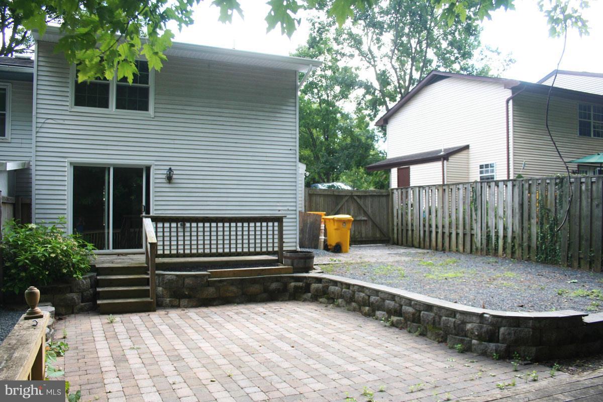 WHISPERING WOODS - Residential