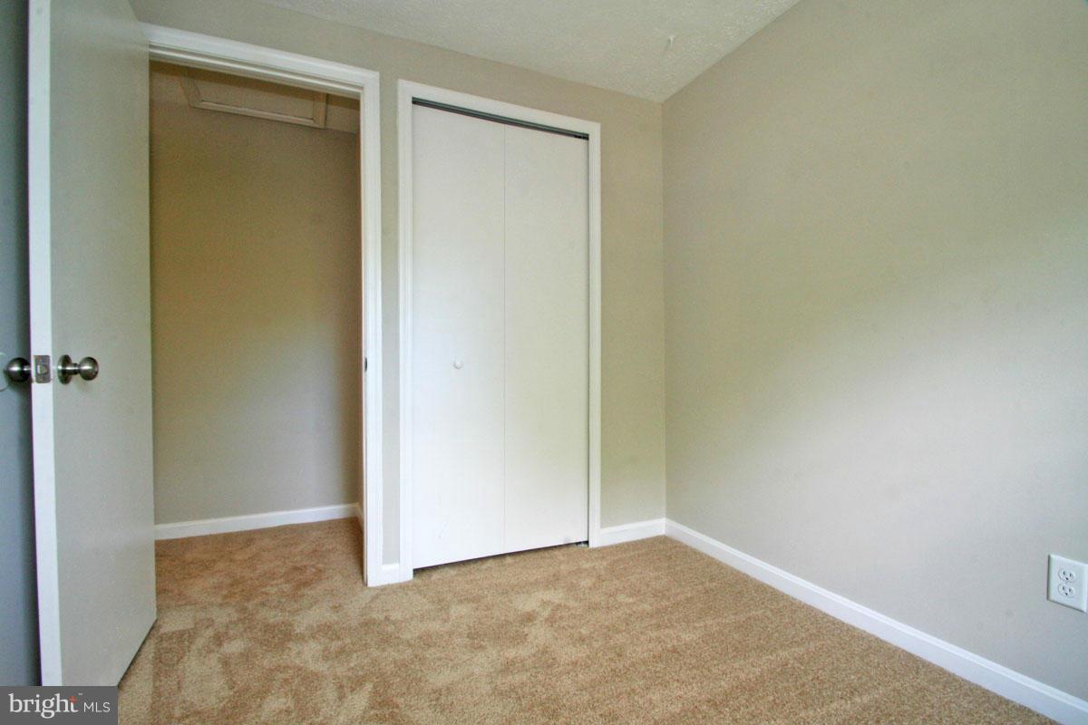 WHISPERING WOODS - Residential