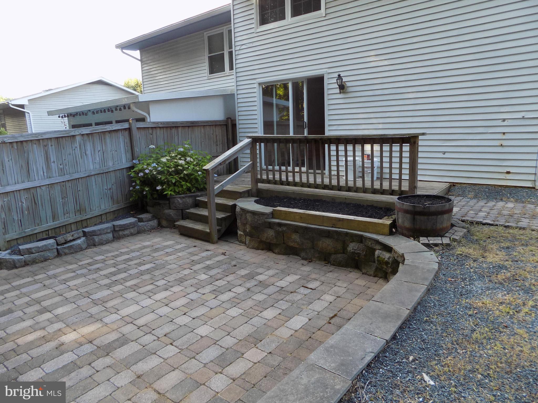 WHISPERING WOODS - Residential