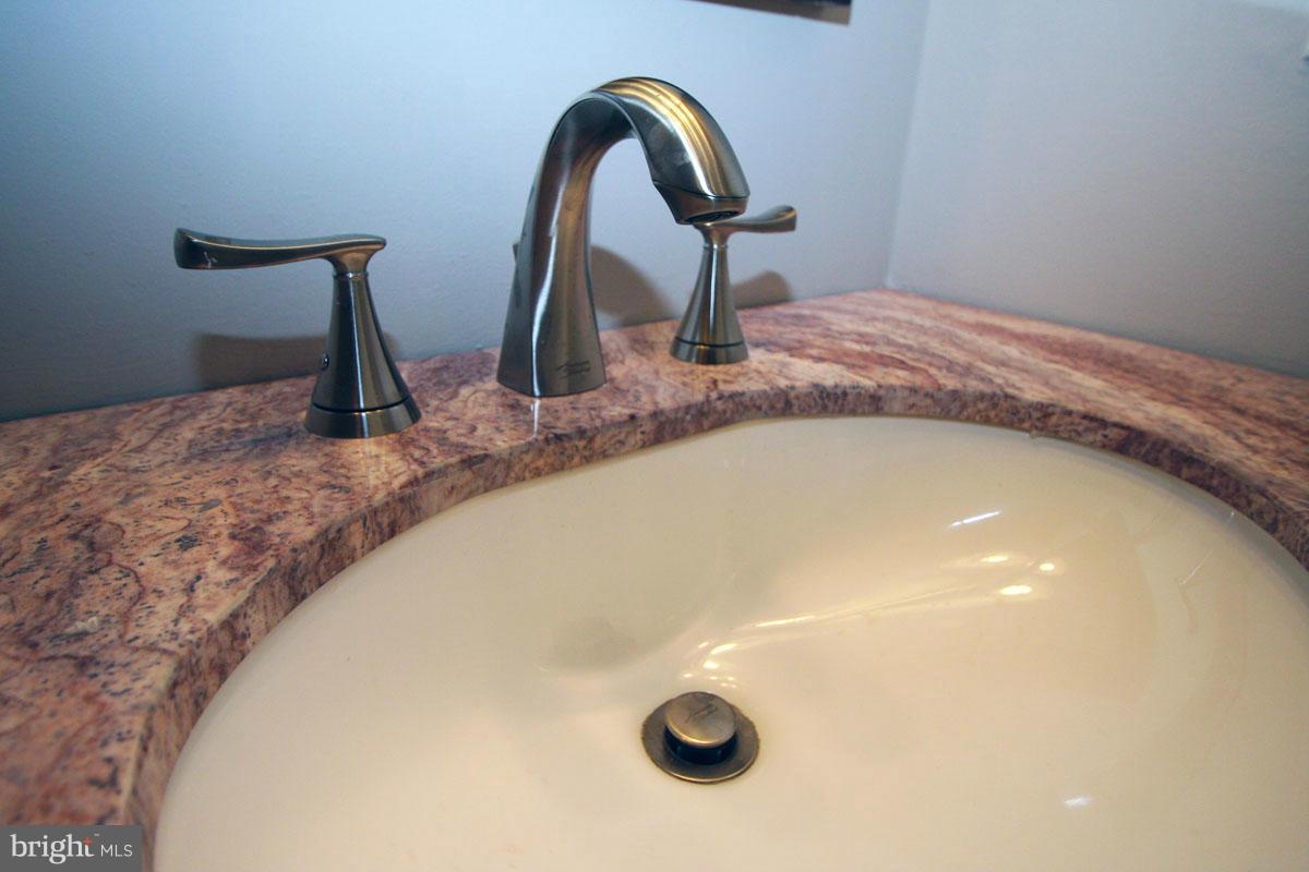 WHISPERING WOODS - Residential