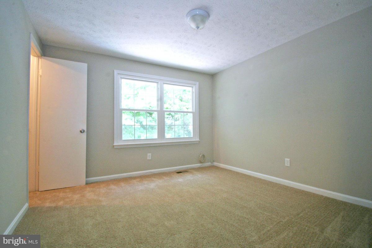 WHISPERING WOODS - Residential