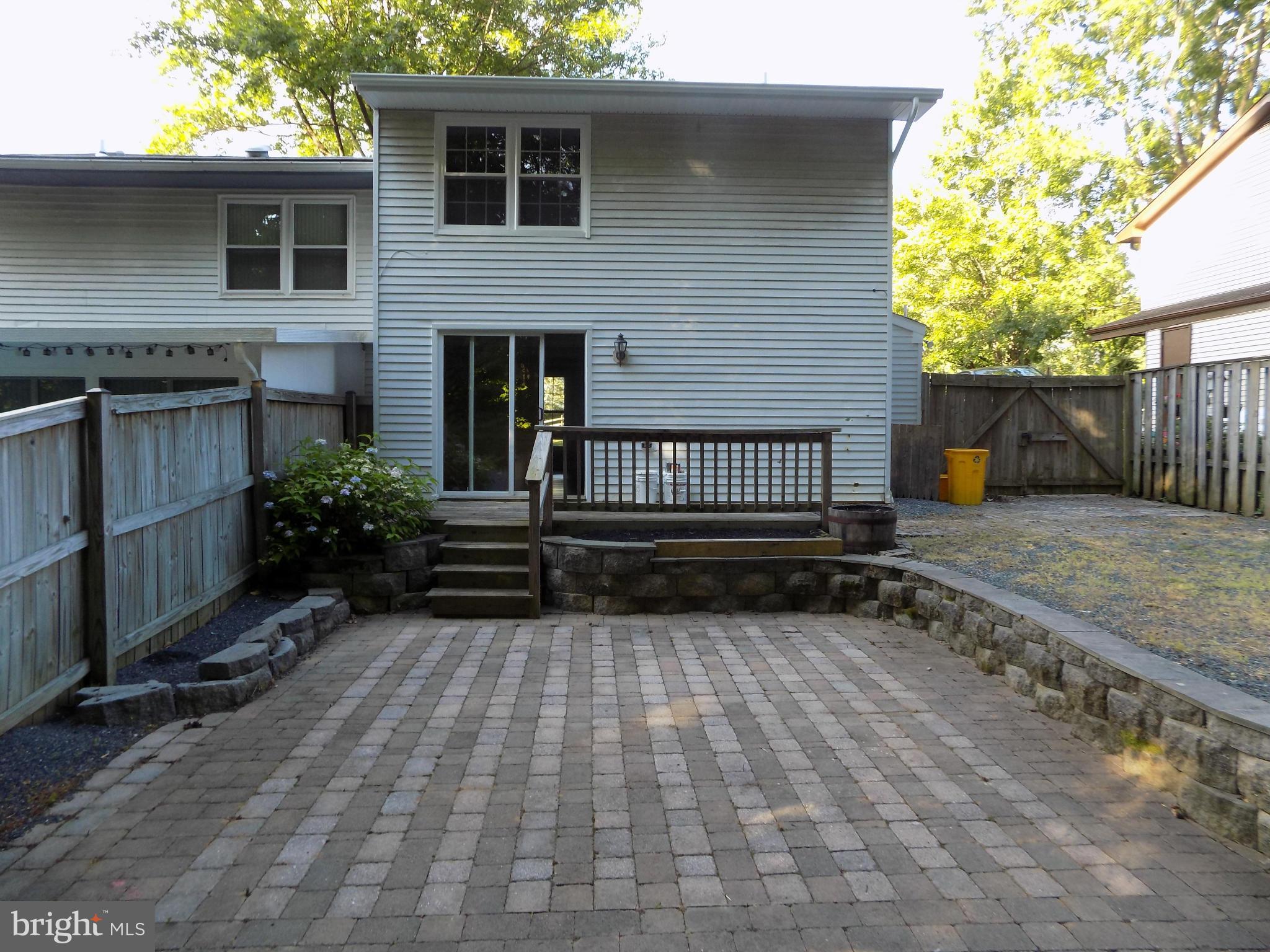 WHISPERING WOODS - Residential