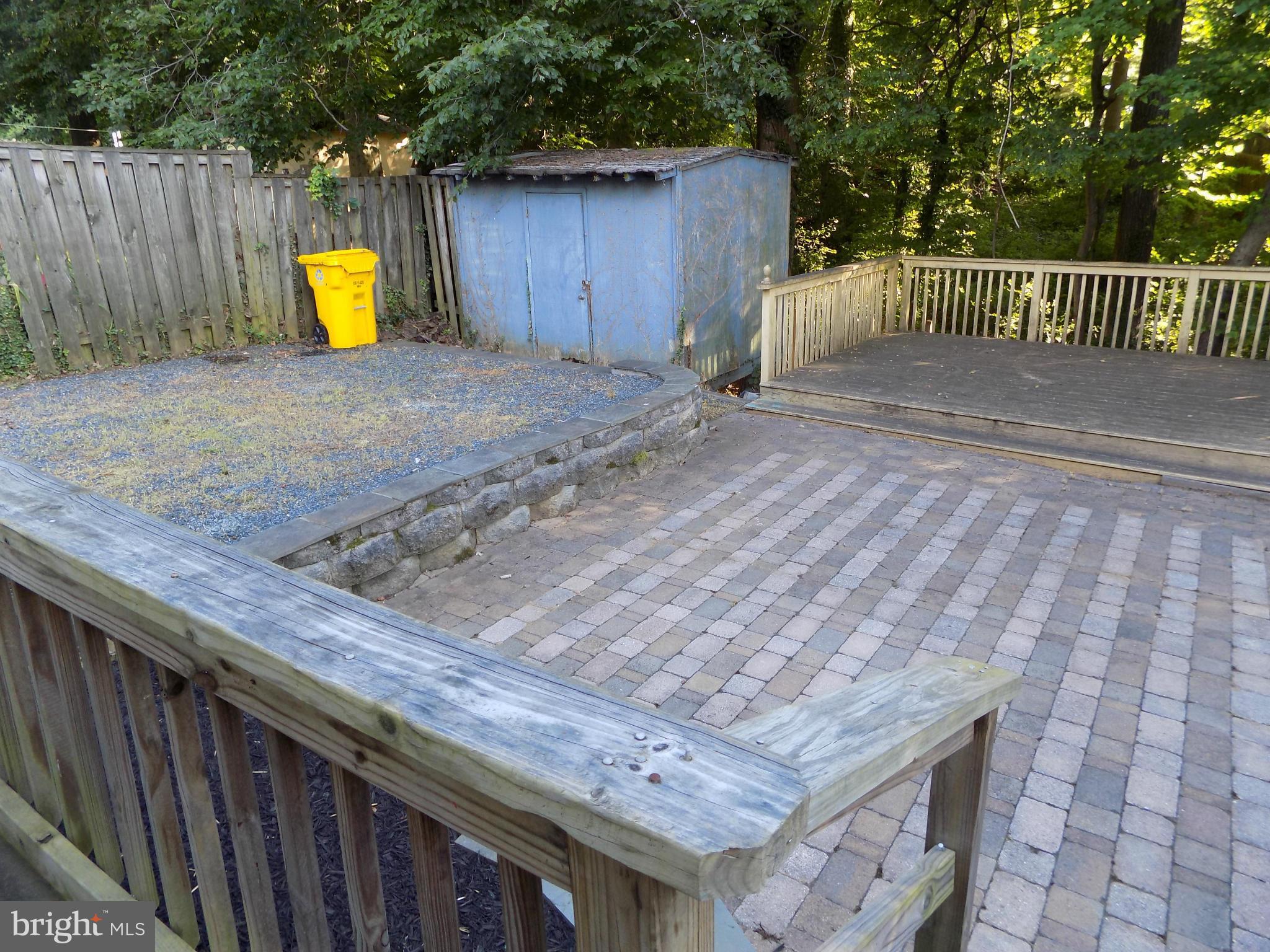 WHISPERING WOODS - Residential