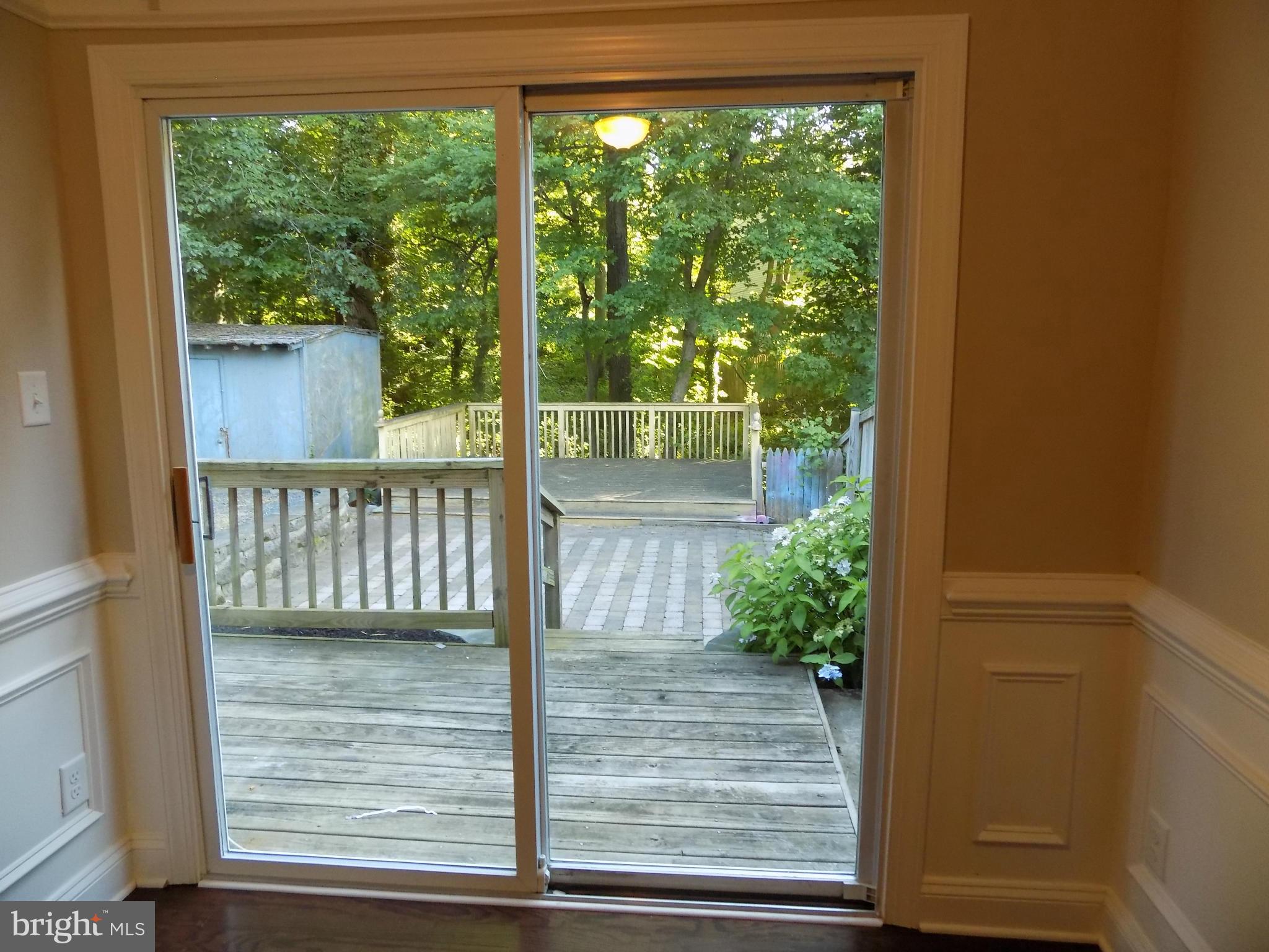 WHISPERING WOODS - Residential