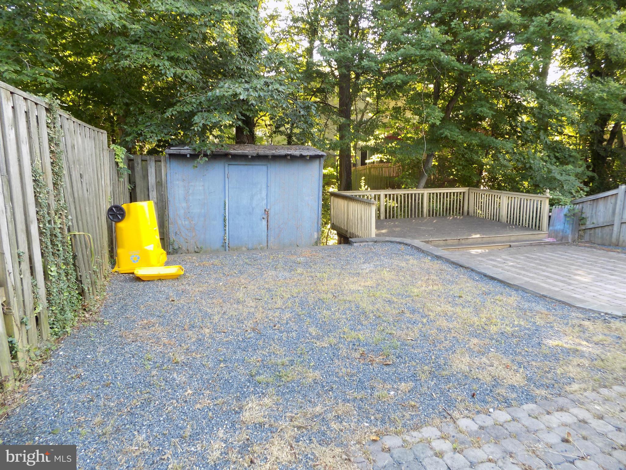 WHISPERING WOODS - Residential