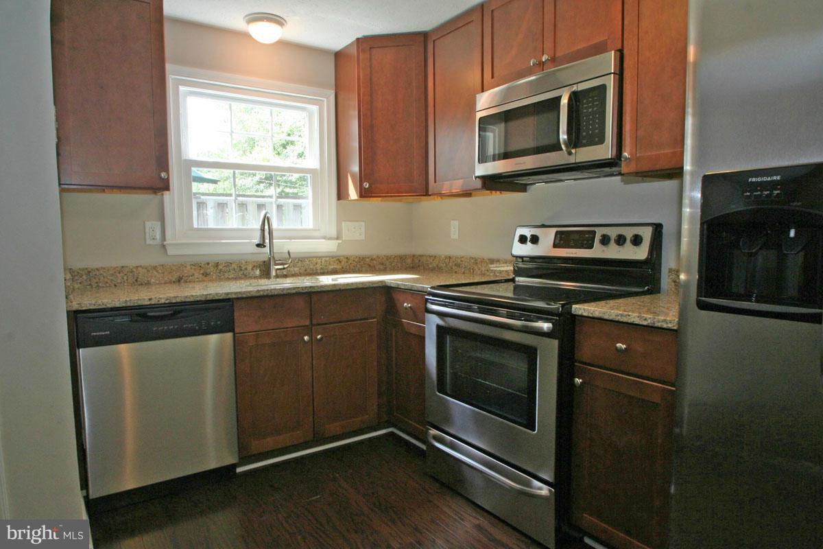 WHISPERING WOODS - Residential