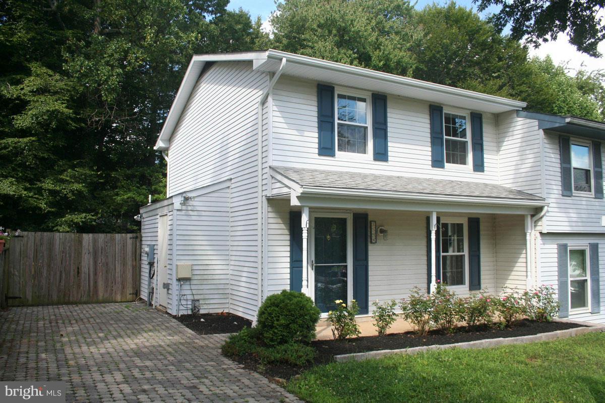 WHISPERING WOODS - Residential