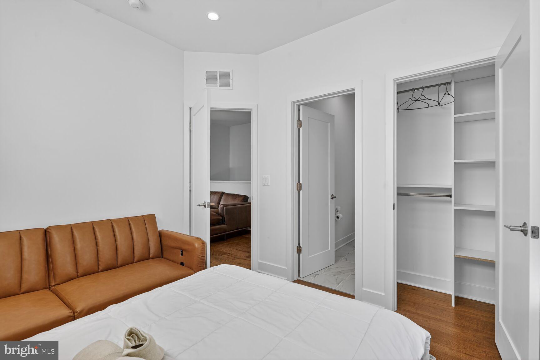 WESTBARD SQUARE - Residential