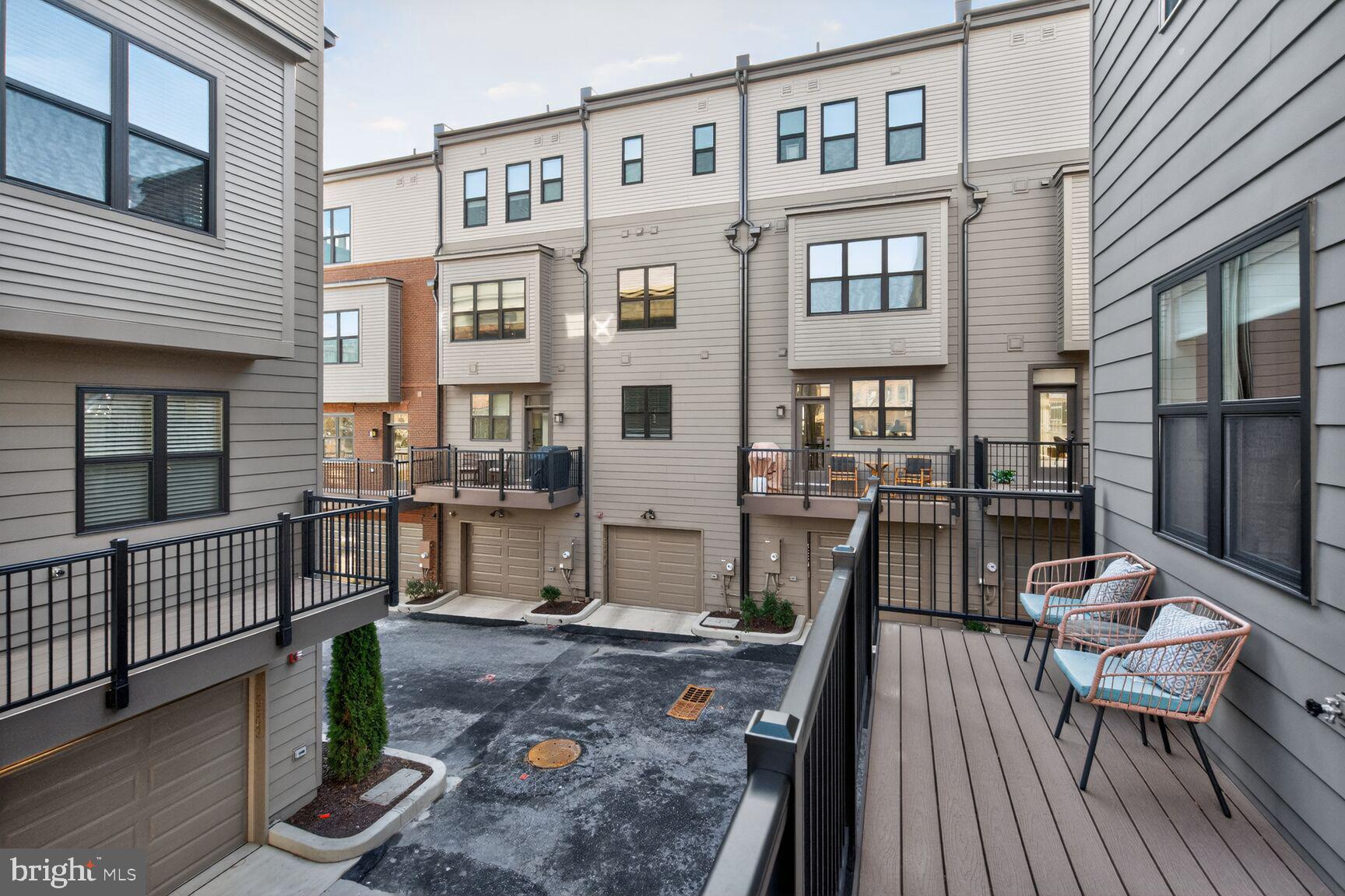 WESTBARD SQUARE - Residential