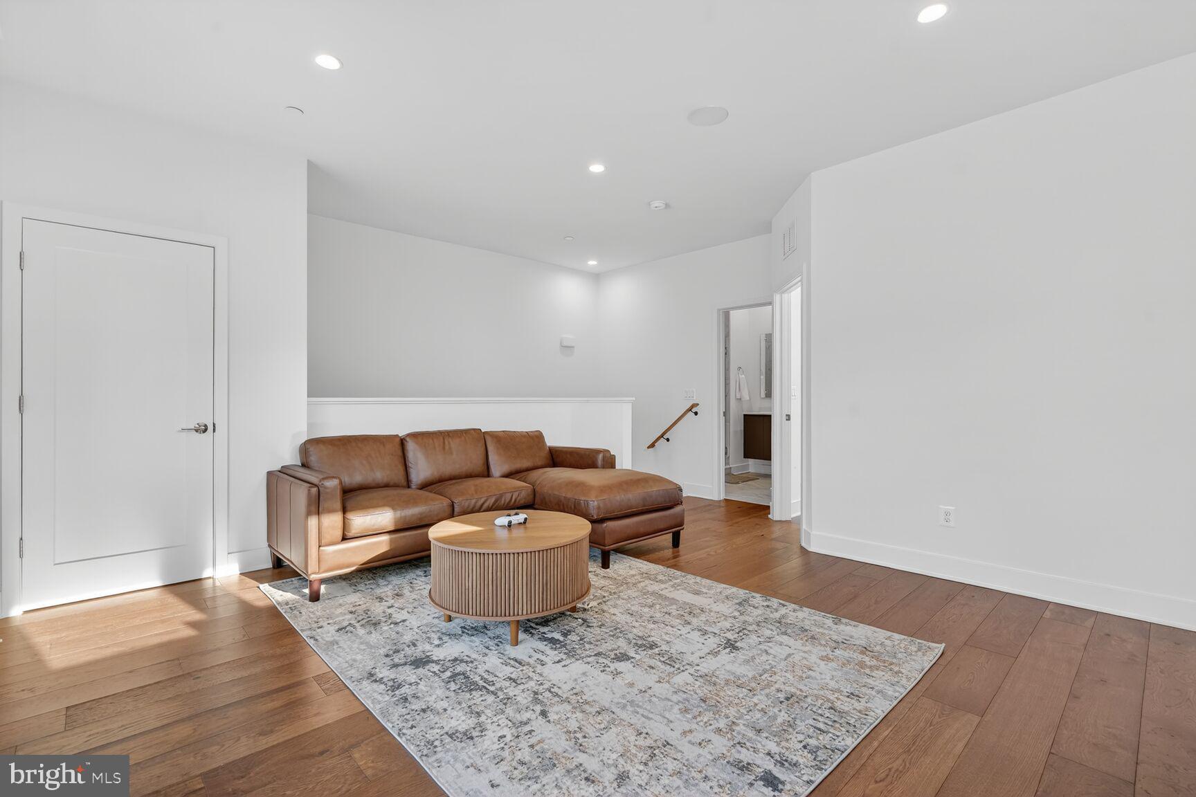 WESTBARD SQUARE - Residential