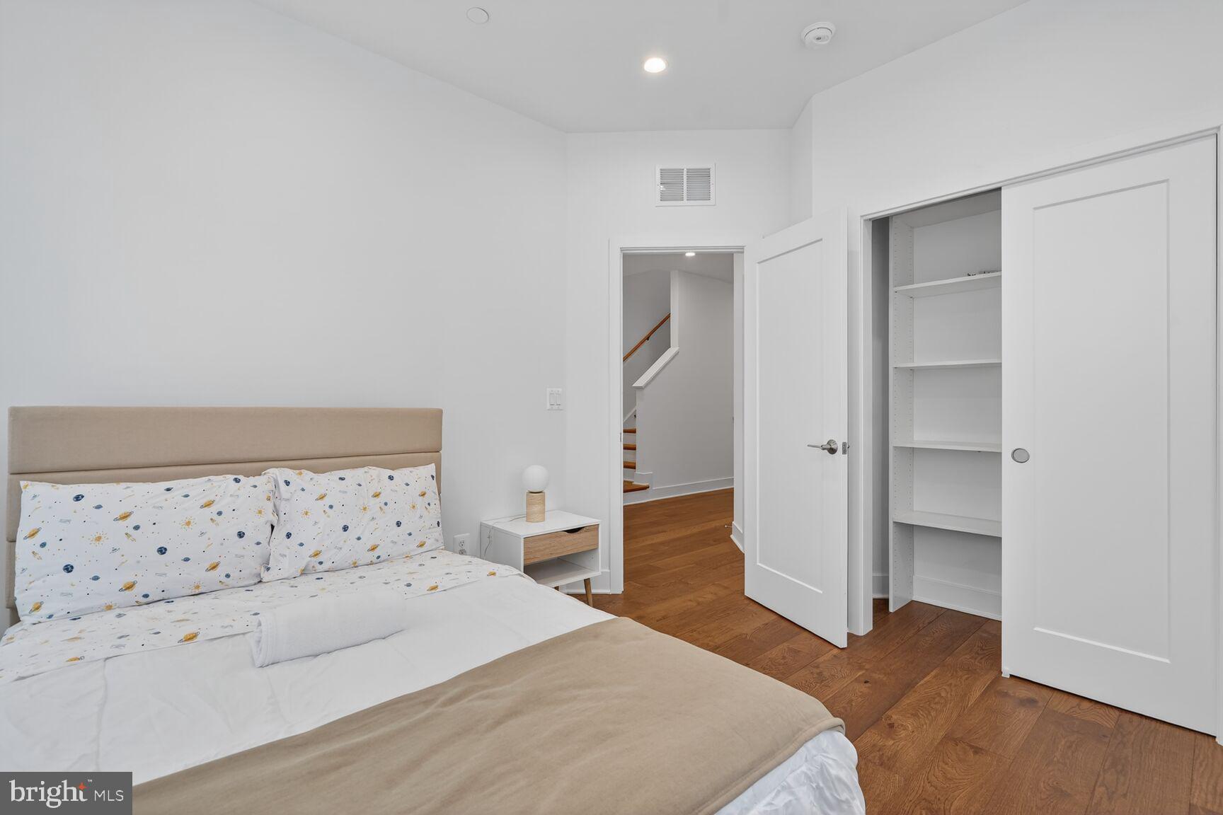 WESTBARD SQUARE - Residential