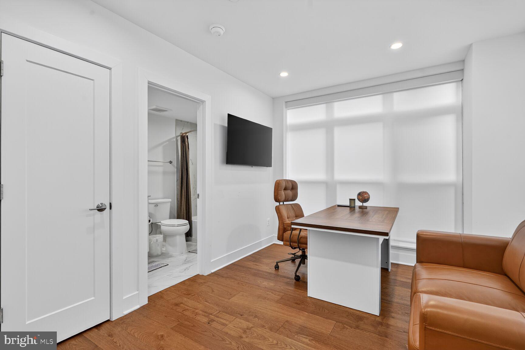 WESTBARD SQUARE - Residential