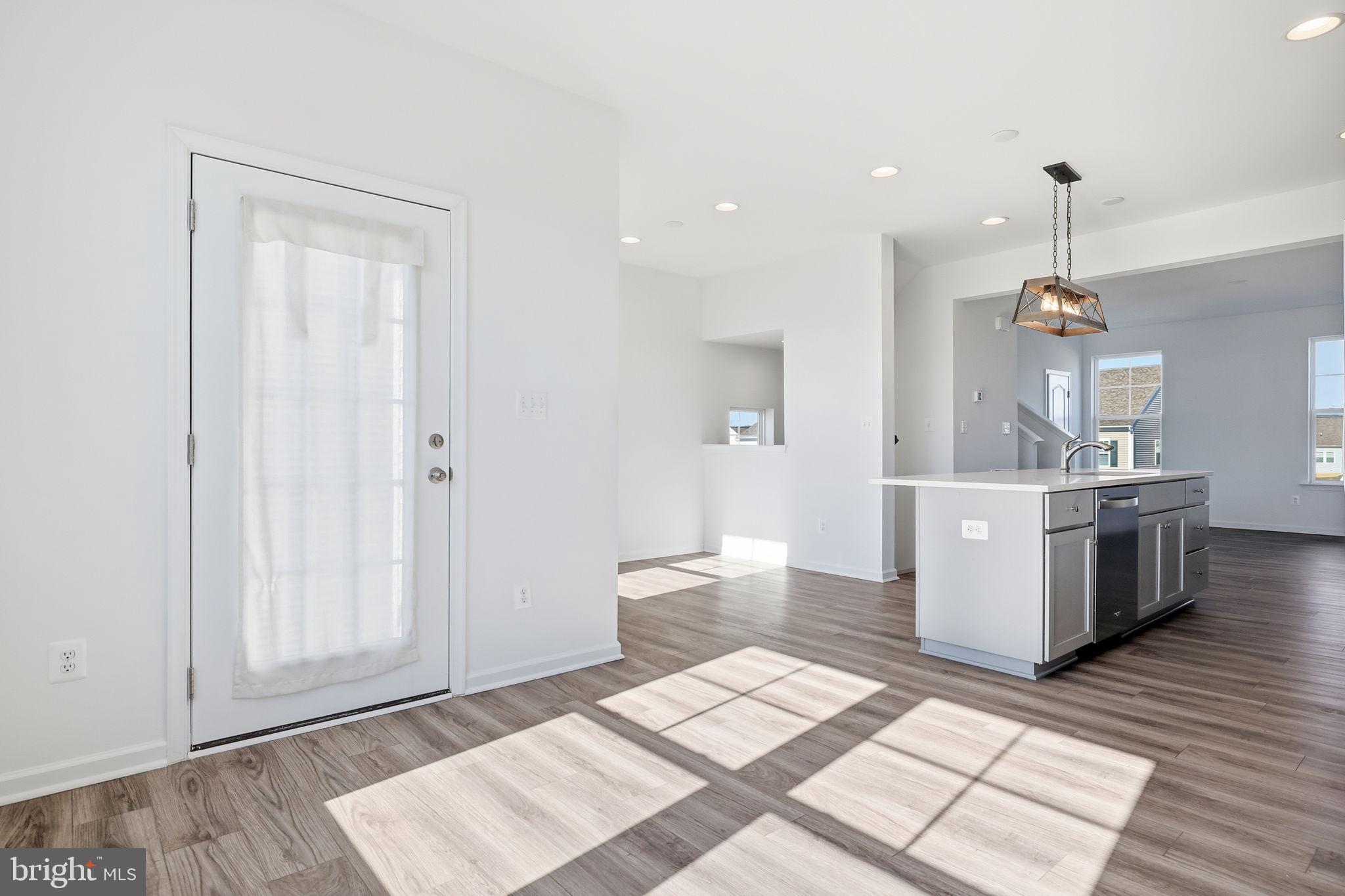 MCCAULEY CROSSING - Residential Lease