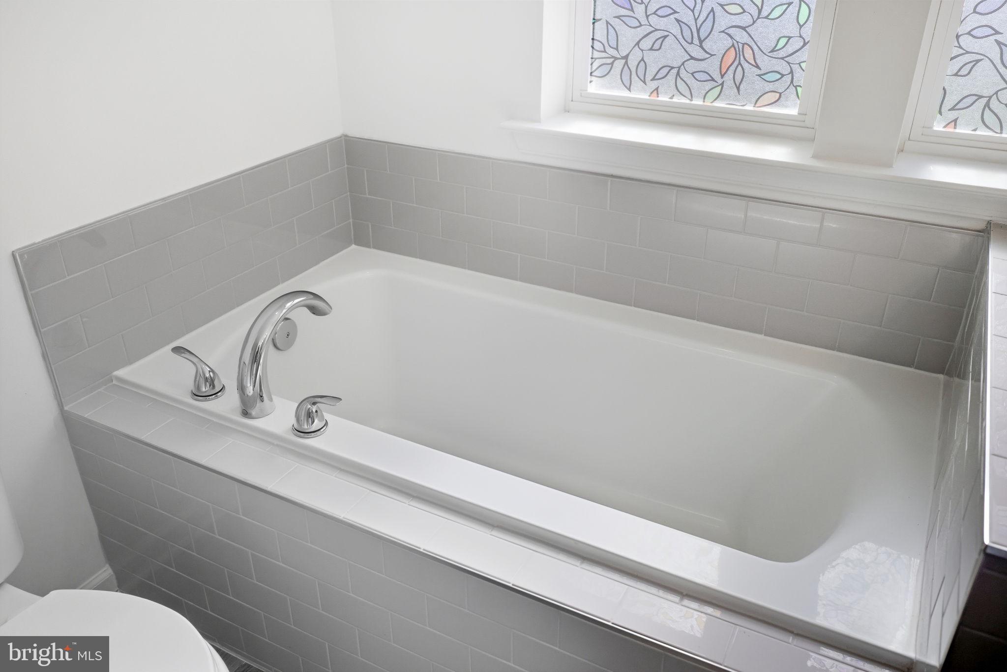 MCCAULEY CROSSING - Residential Lease