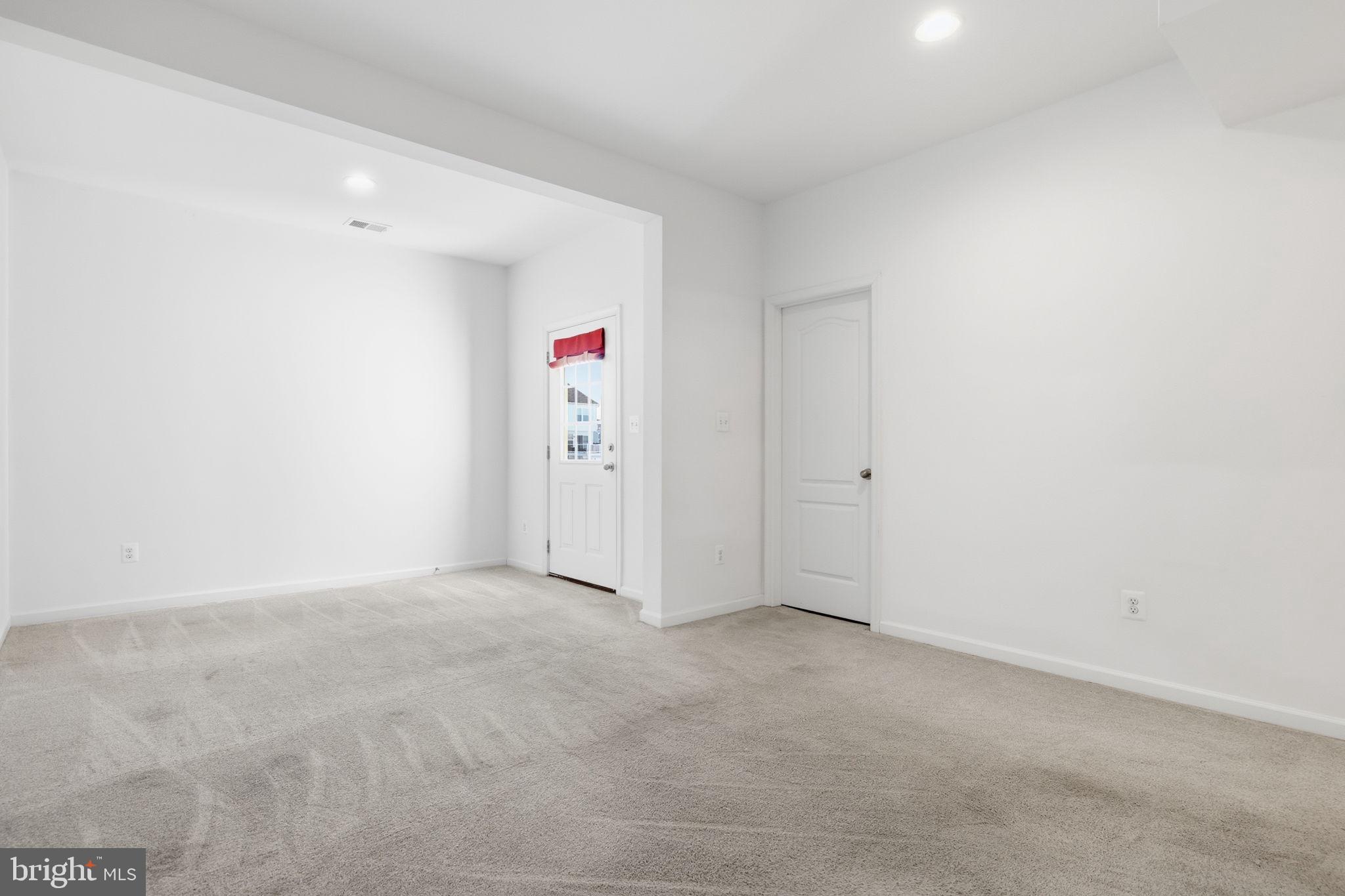 MCCAULEY CROSSING - Residential Lease