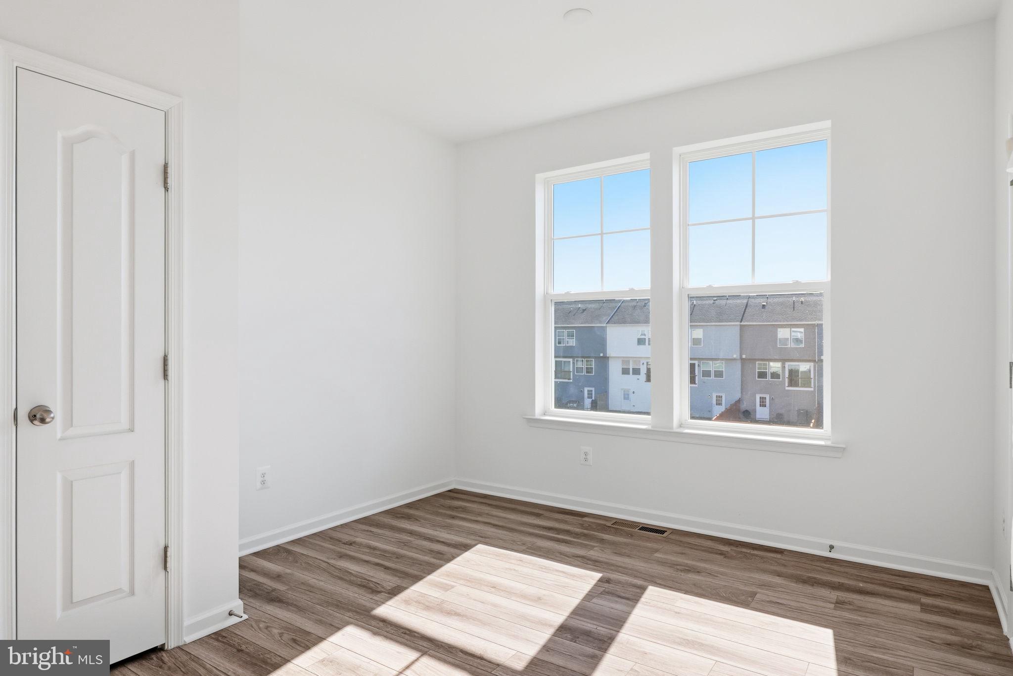 MCCAULEY CROSSING - Residential Lease