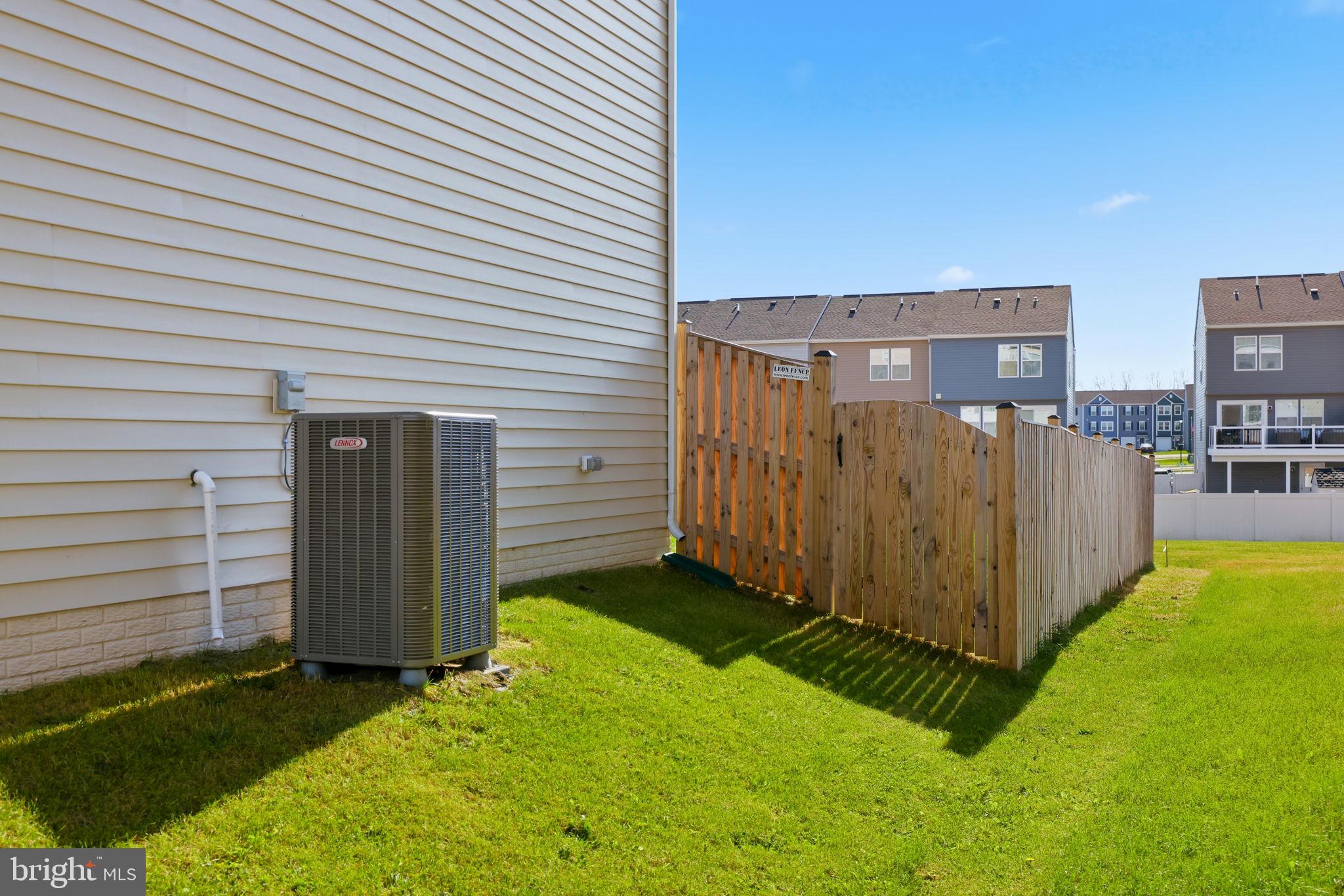 MCCAULEY CROSSING - Residential Lease