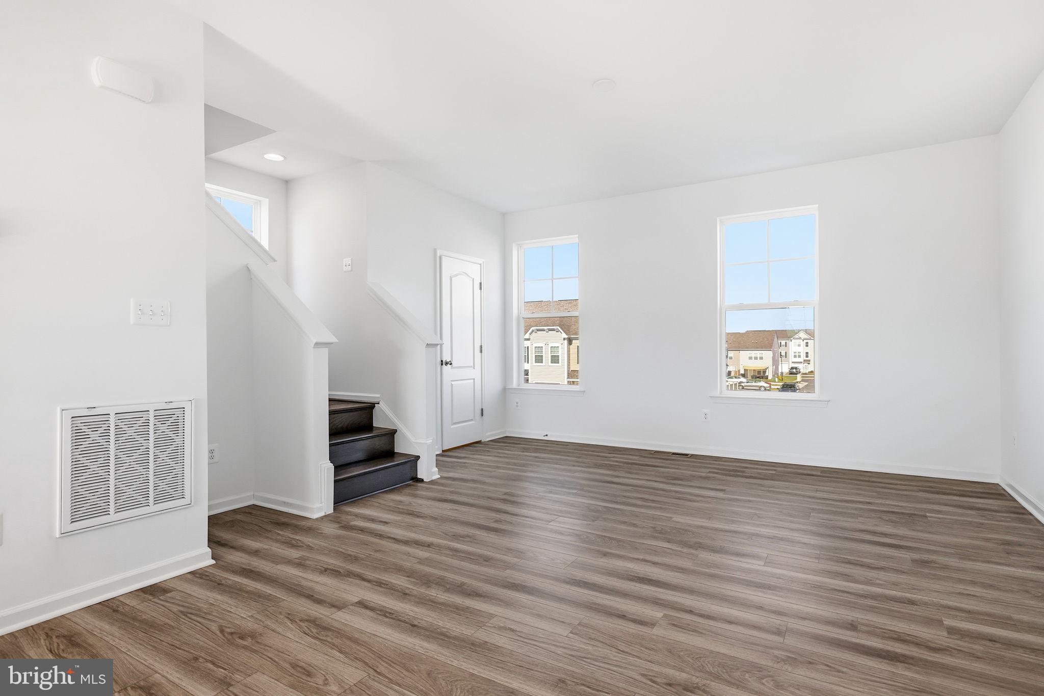 MCCAULEY CROSSING - Residential Lease