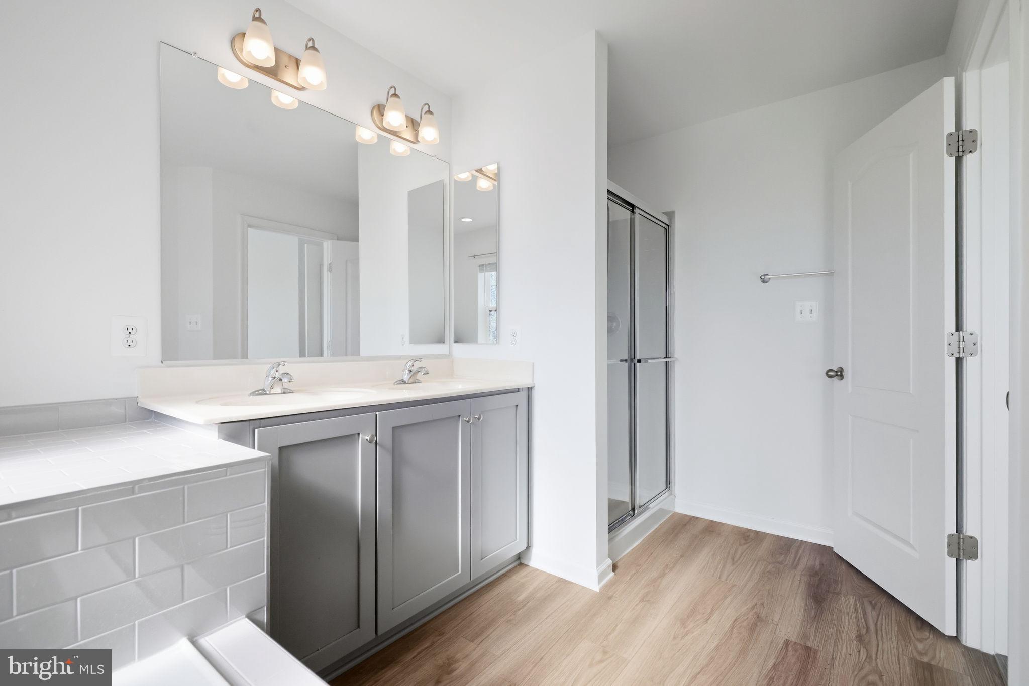 MCCAULEY CROSSING - Residential Lease